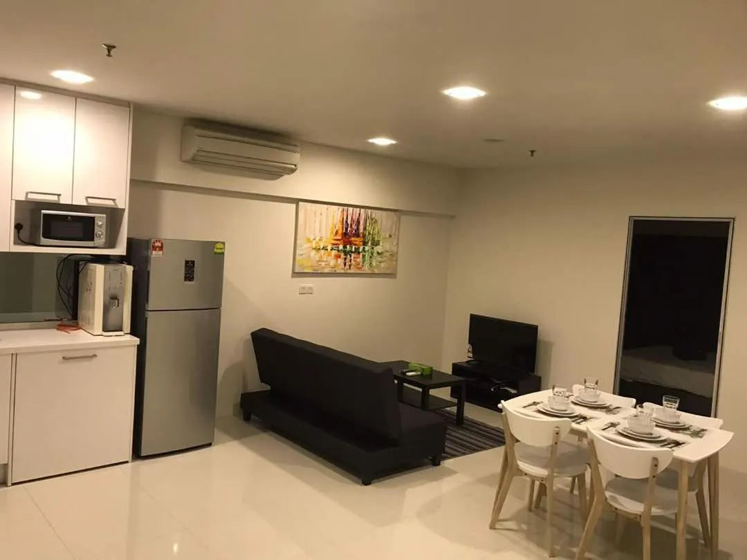 Kitchen or kitchenette in Summer Suites Studios