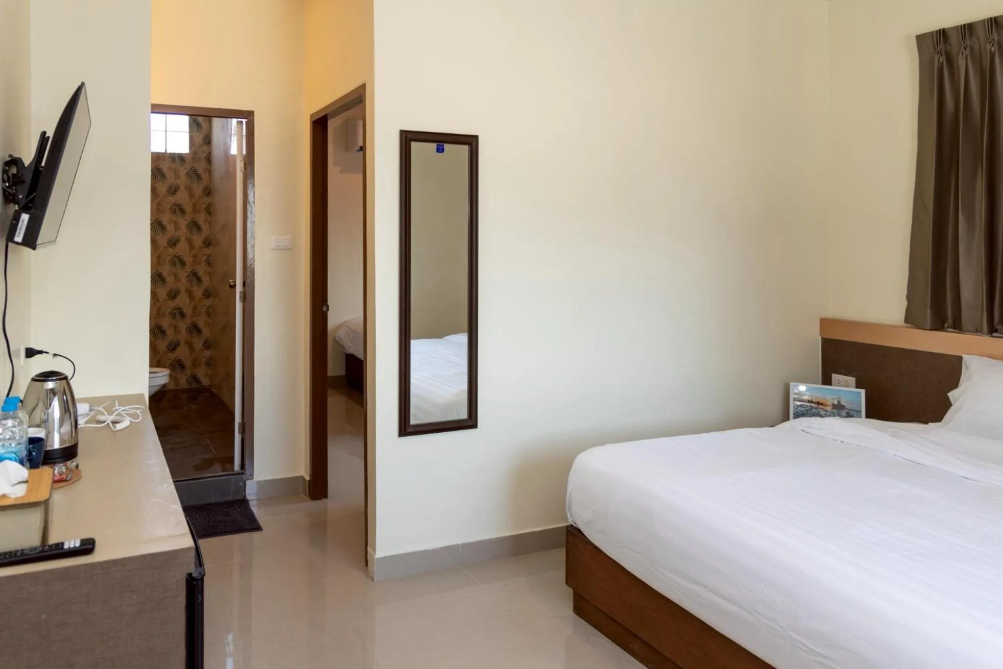 View (from property/room), Bed in Sea Inn Pattaya