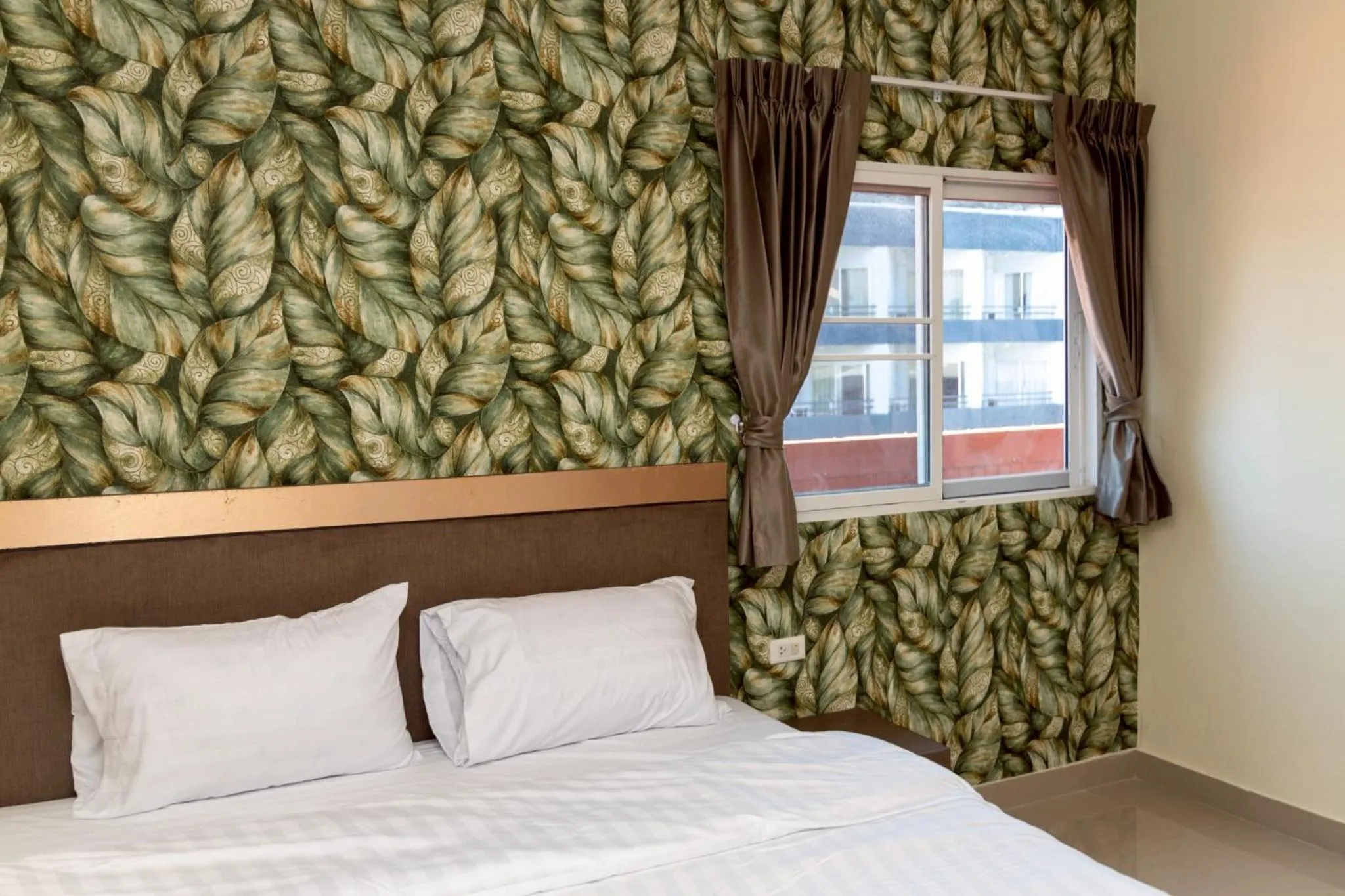 Bed in Sea Inn Pattaya