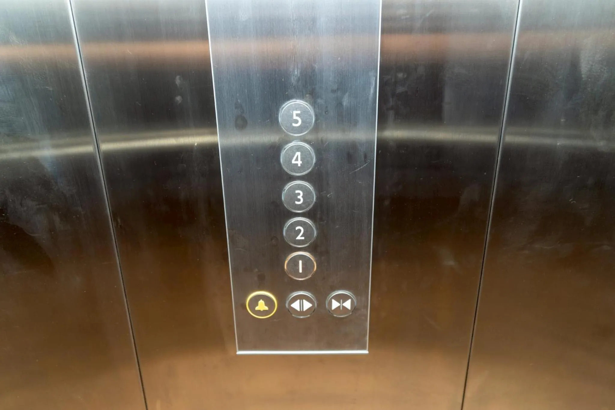 elevator in Sea Inn Pattaya