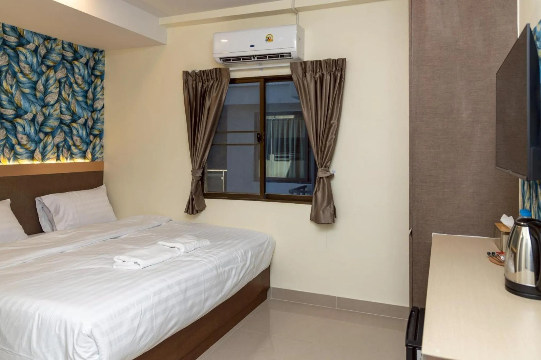 Bed in Sea Inn Pattaya