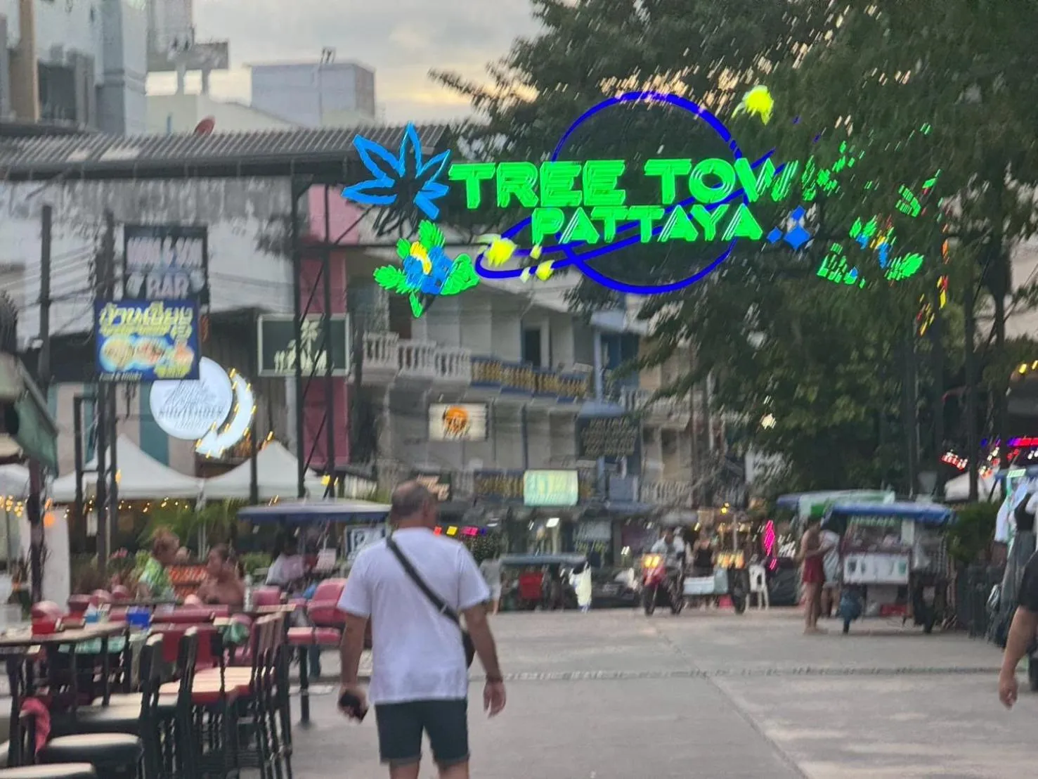 Neighbourhood in Sea Inn Pattaya