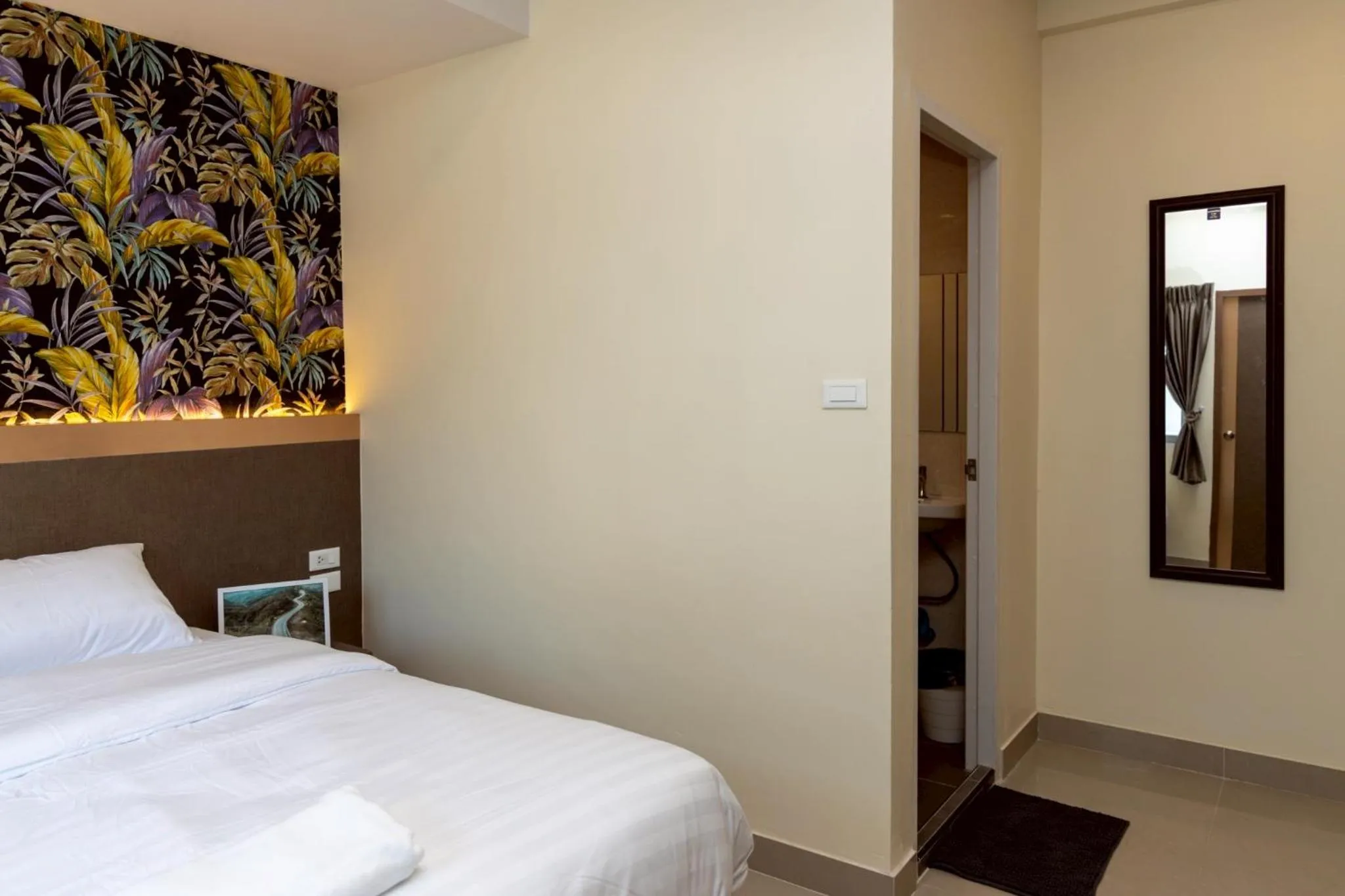 Bed in Sea Inn Pattaya