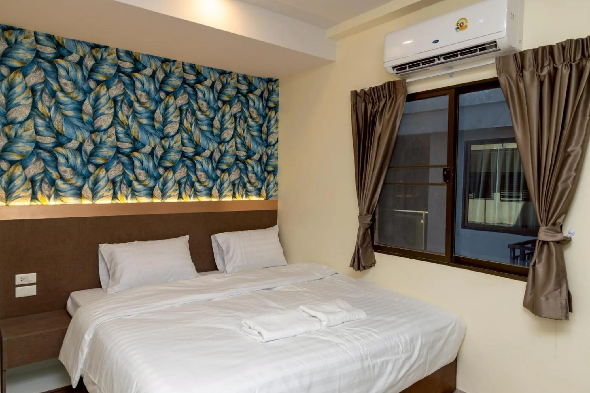 Bed in Sea Inn Pattaya