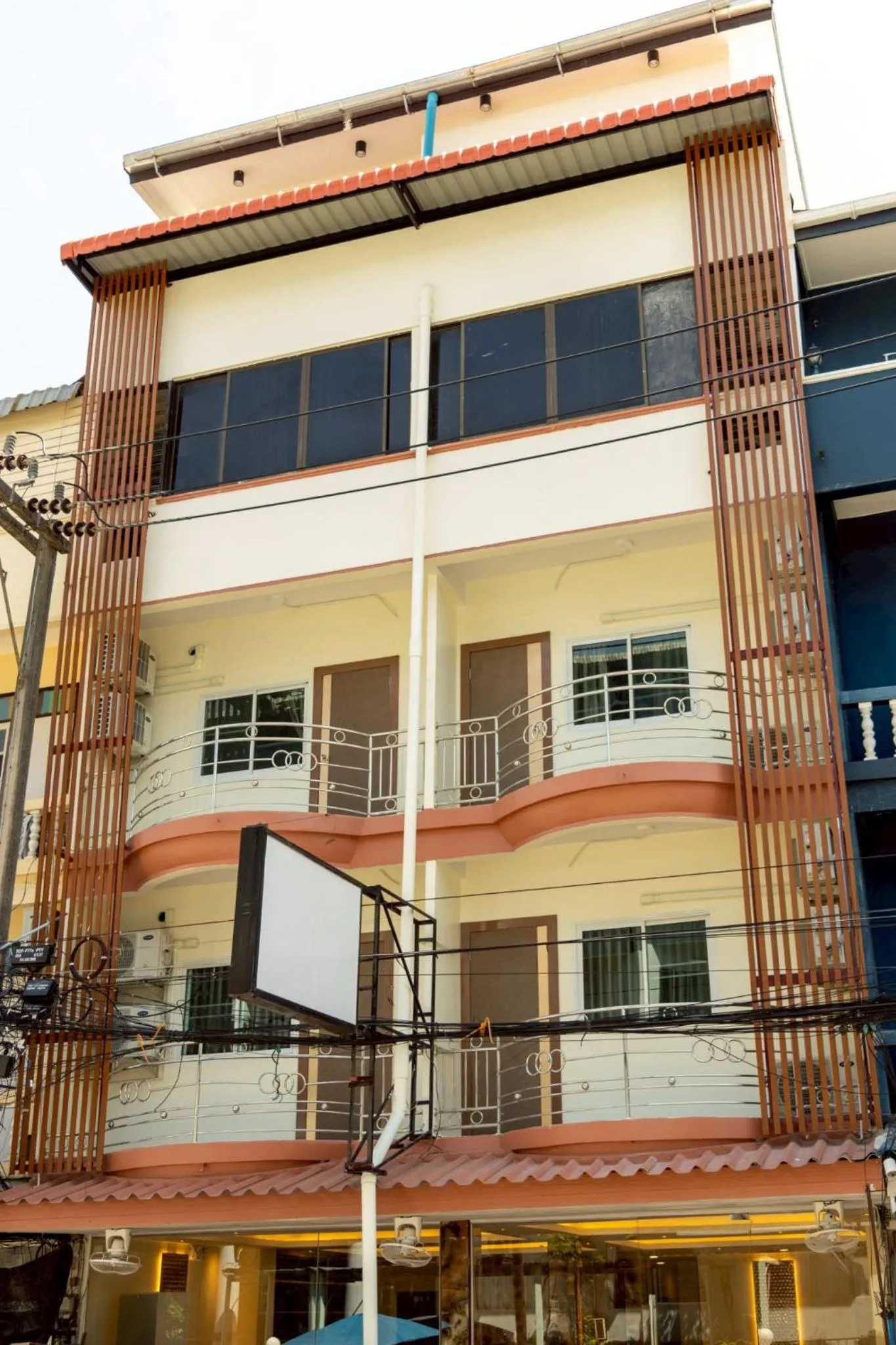 Property building in Sea Inn Pattaya