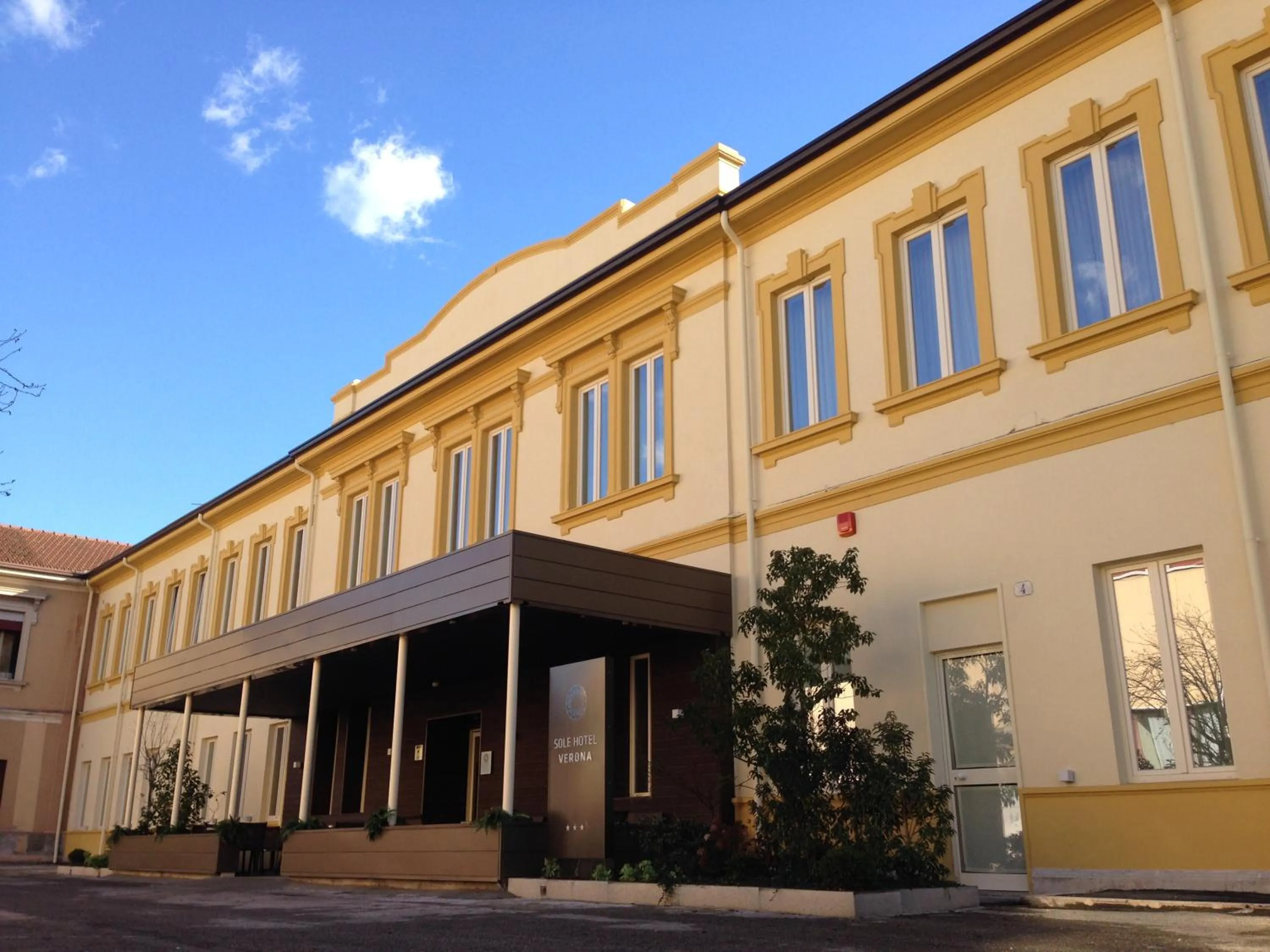 Facade/entrance in Sole Hotel Verona