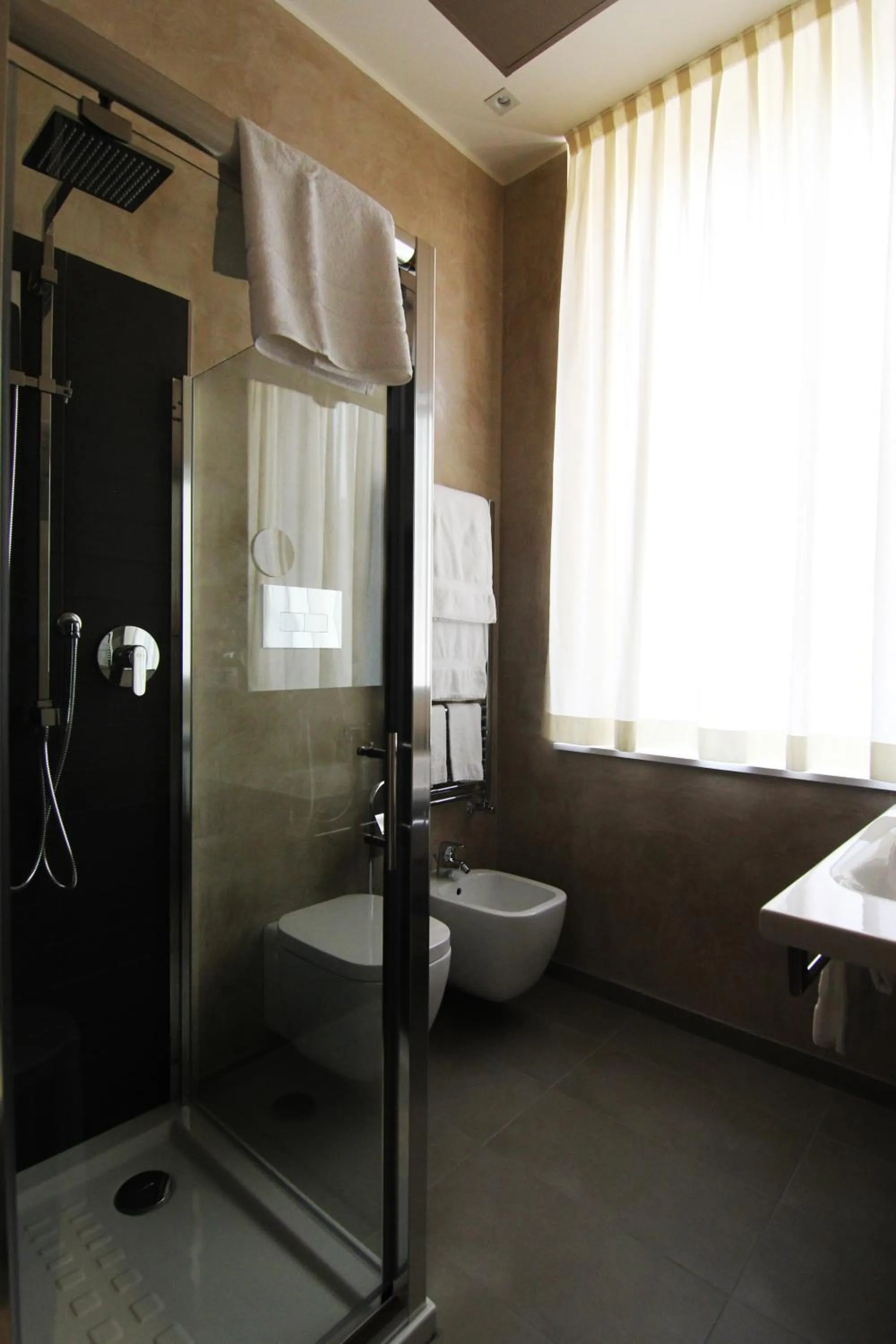 Bathroom in Sole Hotel Verona