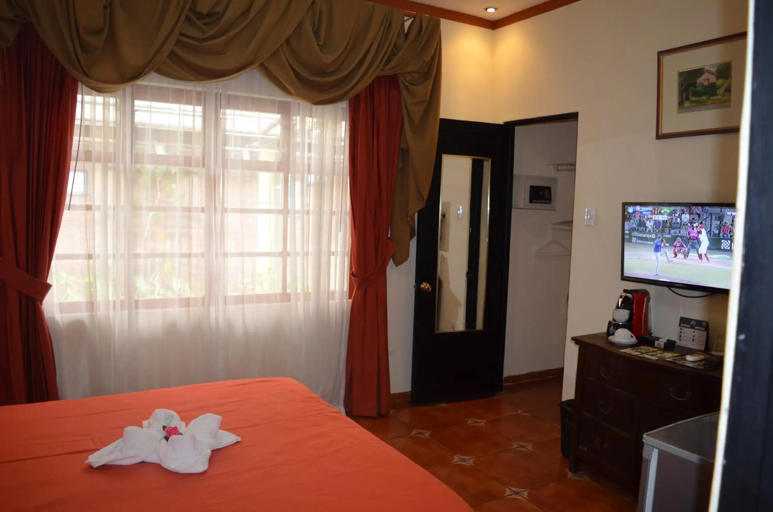 Standard Queen Room in Sportsmens Lodge - Gentlemen's Club Standard Queen Room in Sportsmens Lodge - Gentlemen's Club