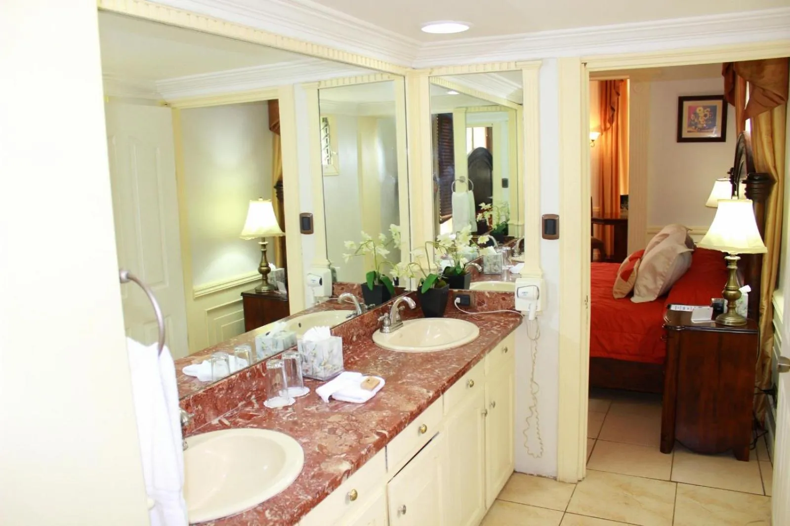 Bathroom in Sportsmens Lodge - Gentlemen's Club