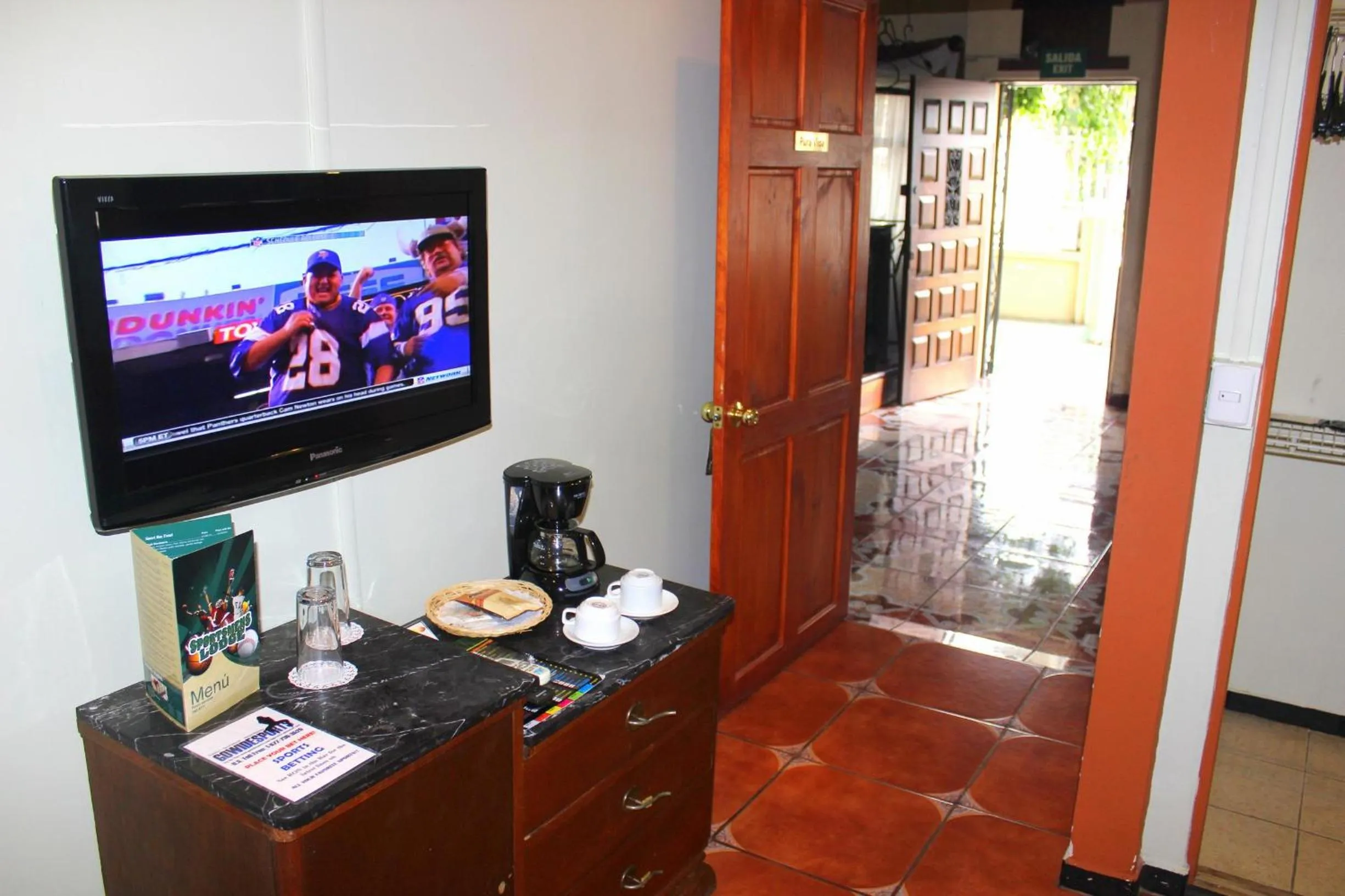 TV and multimedia in Sportsmens Lodge - Gentlemen's Club
