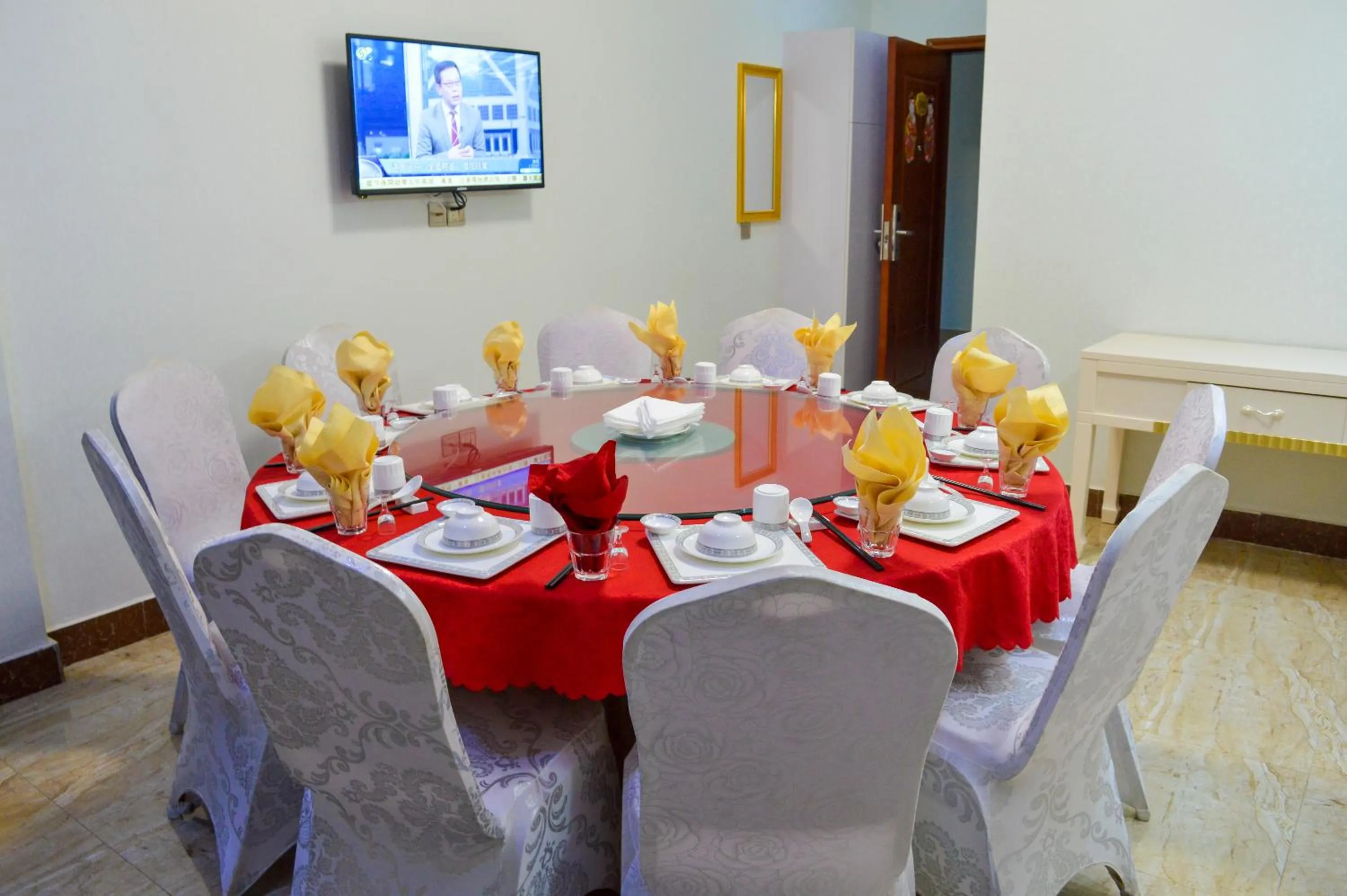 Restaurant/places to eat in Wuduria Hotel