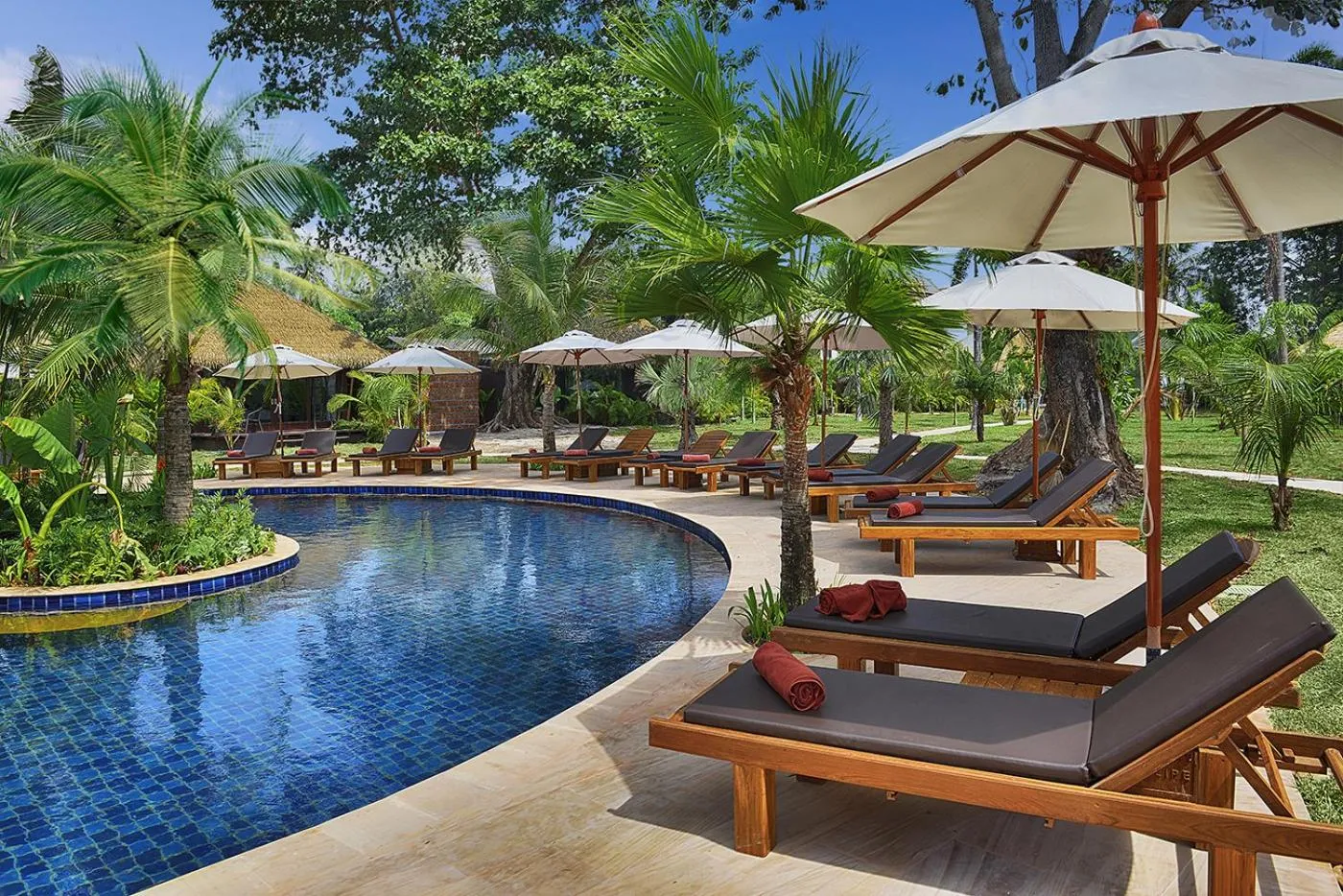 Swimming pool in Mali Resort Sunrise Beach