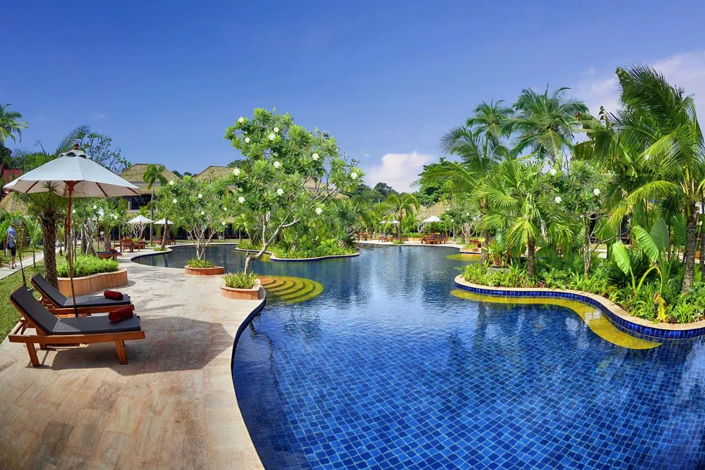 Swimming pool in Mali Resort Sunrise Beach