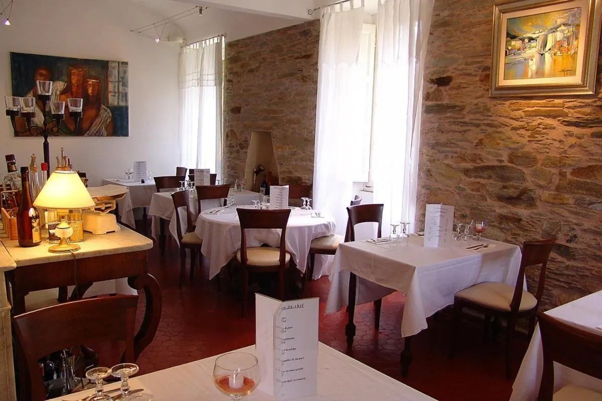 Restaurant/places to eat in Hotel-Restaurant Le Vieux Moulin