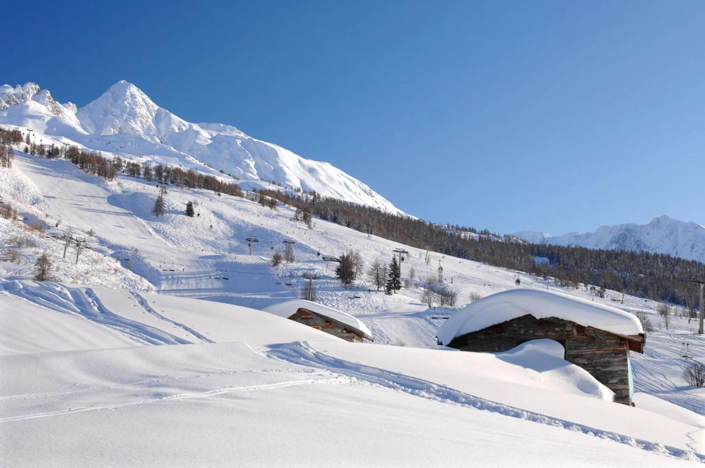 Neighbourhood in Hôtel Eden by Odalys