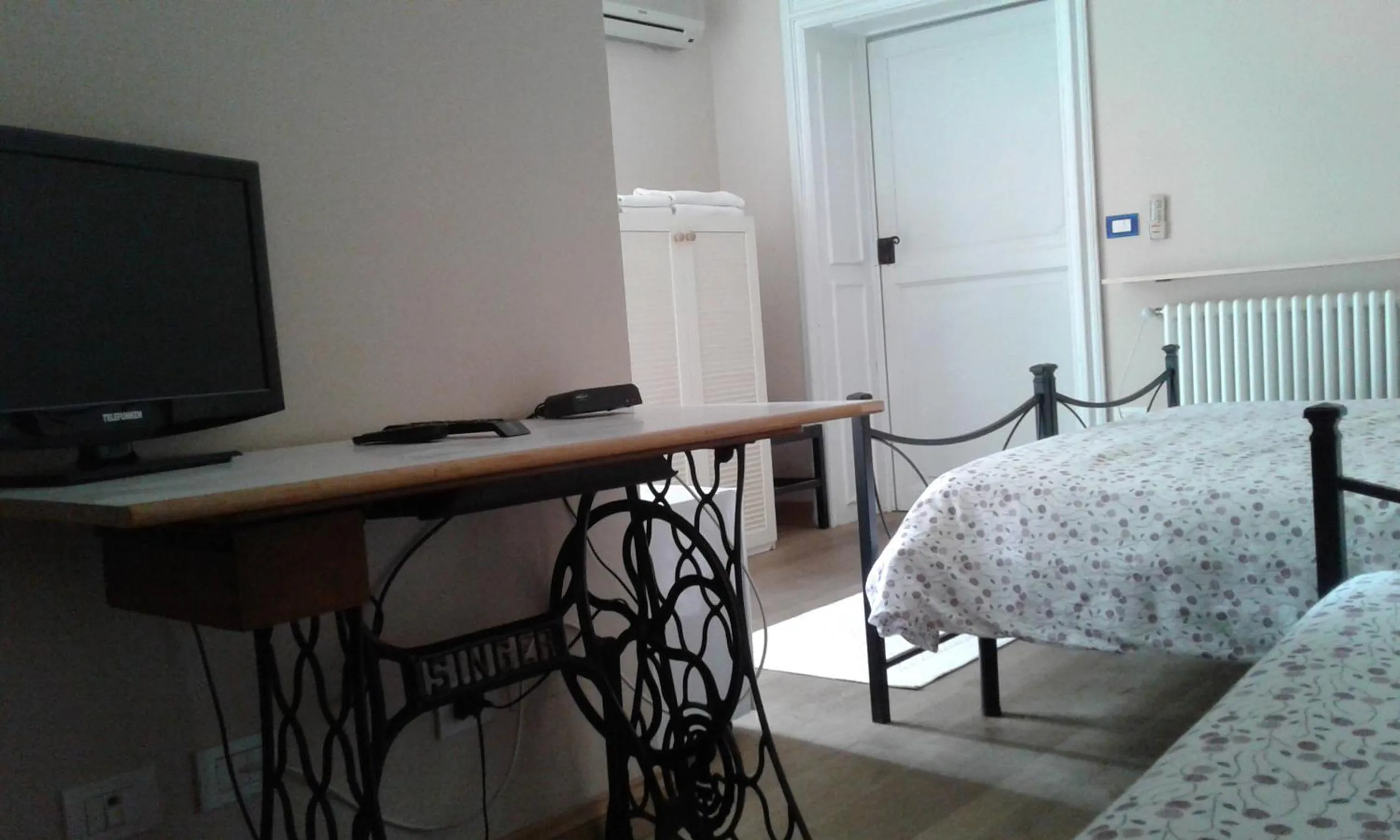 Photo of the whole room in I Campanili