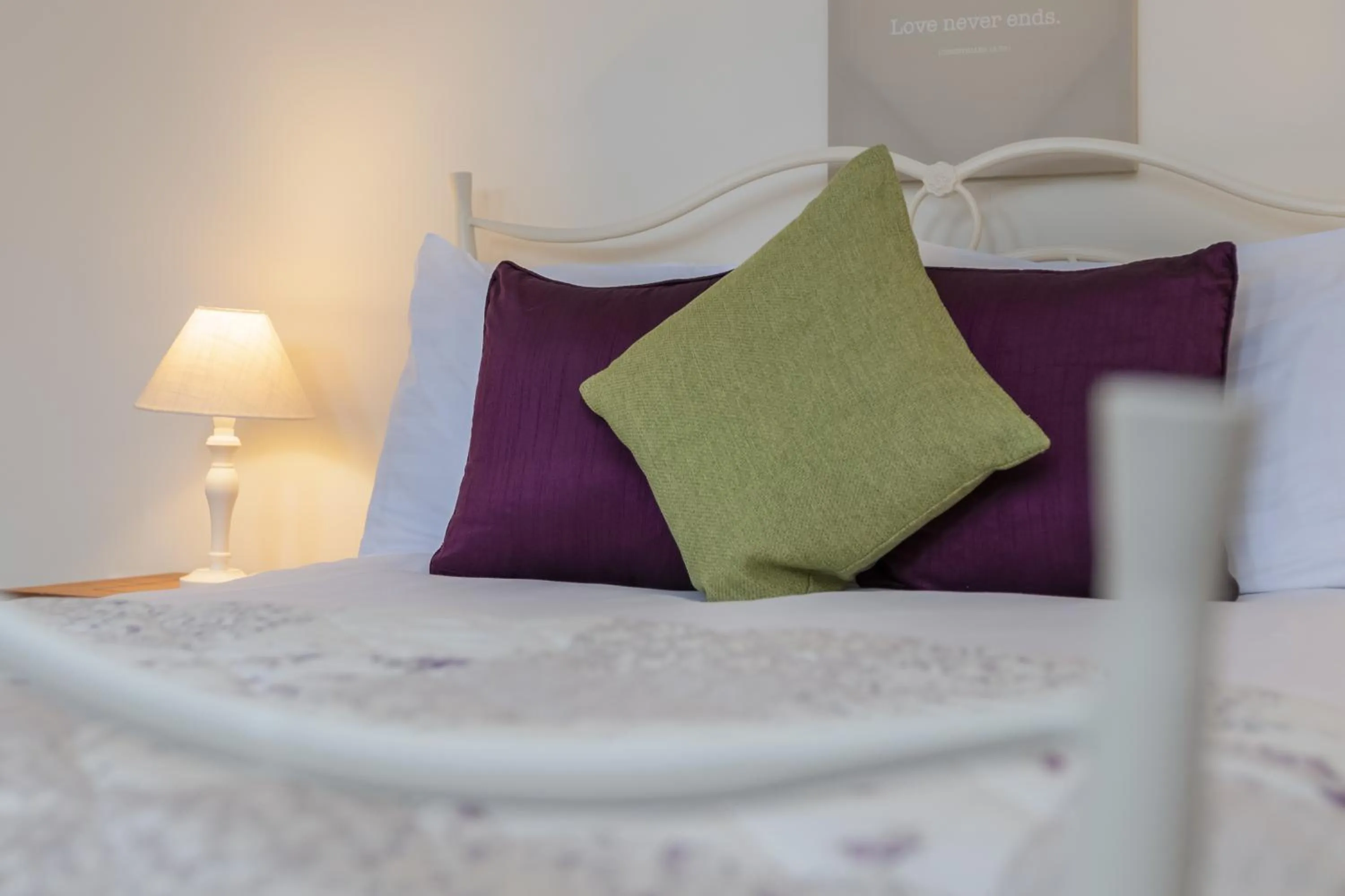 Bed in The Grainary Cottages