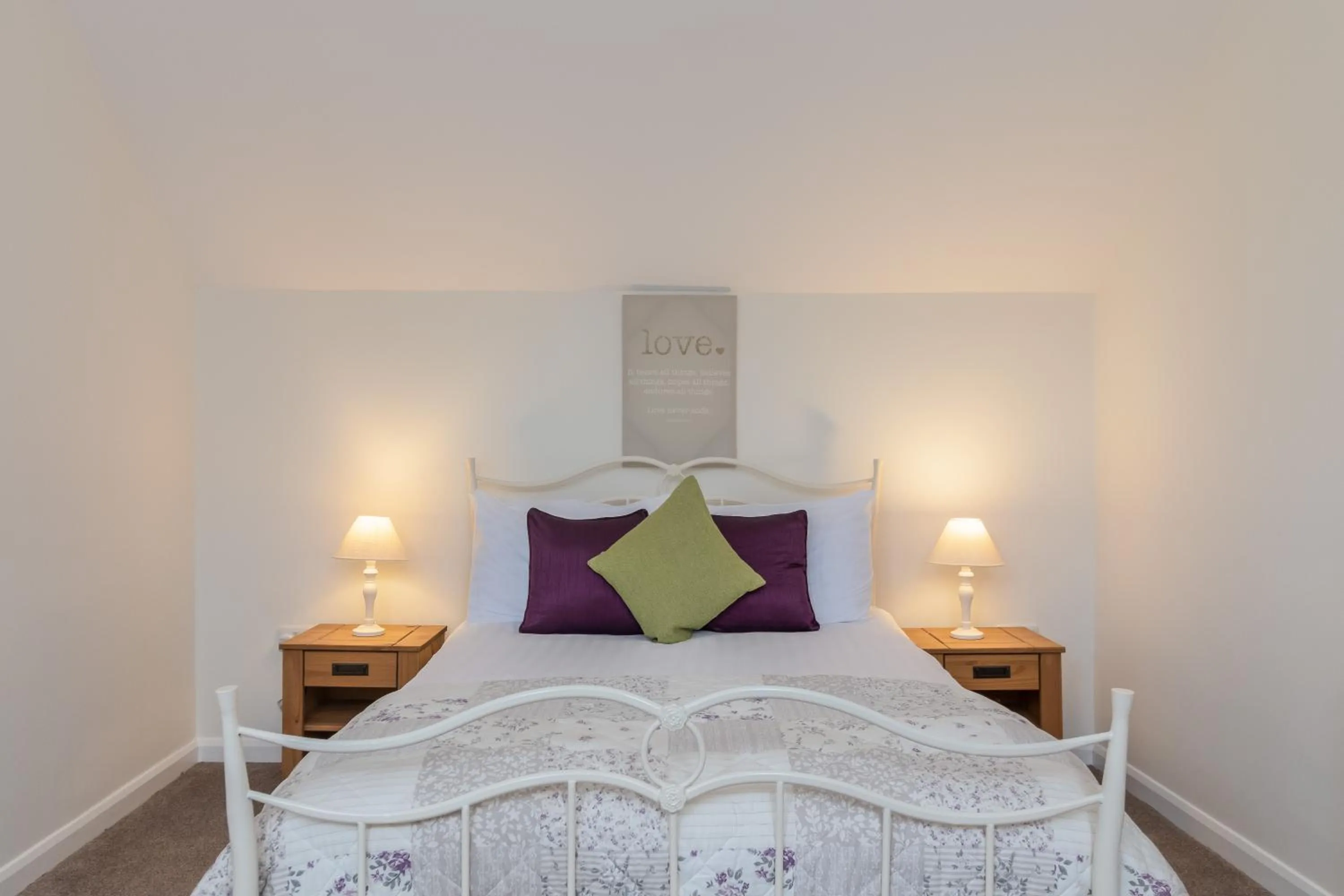 Bed in The Grainary Cottages