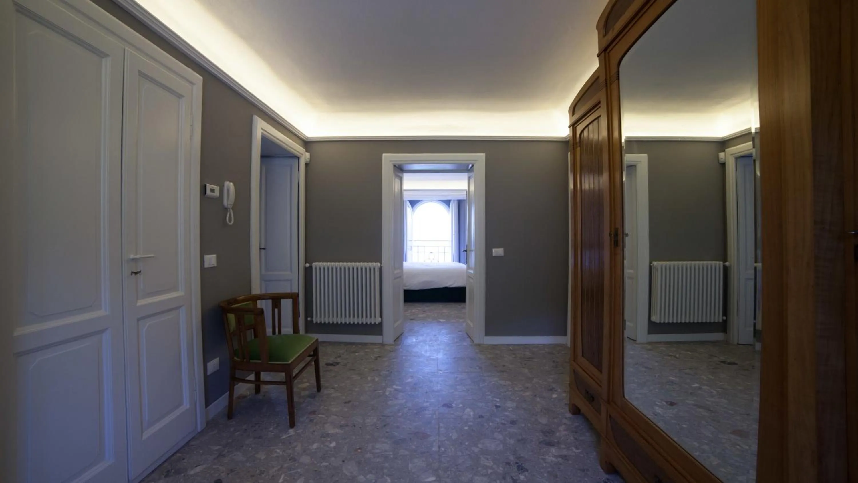 Photo of the whole room in Venegoni Maison De Charme