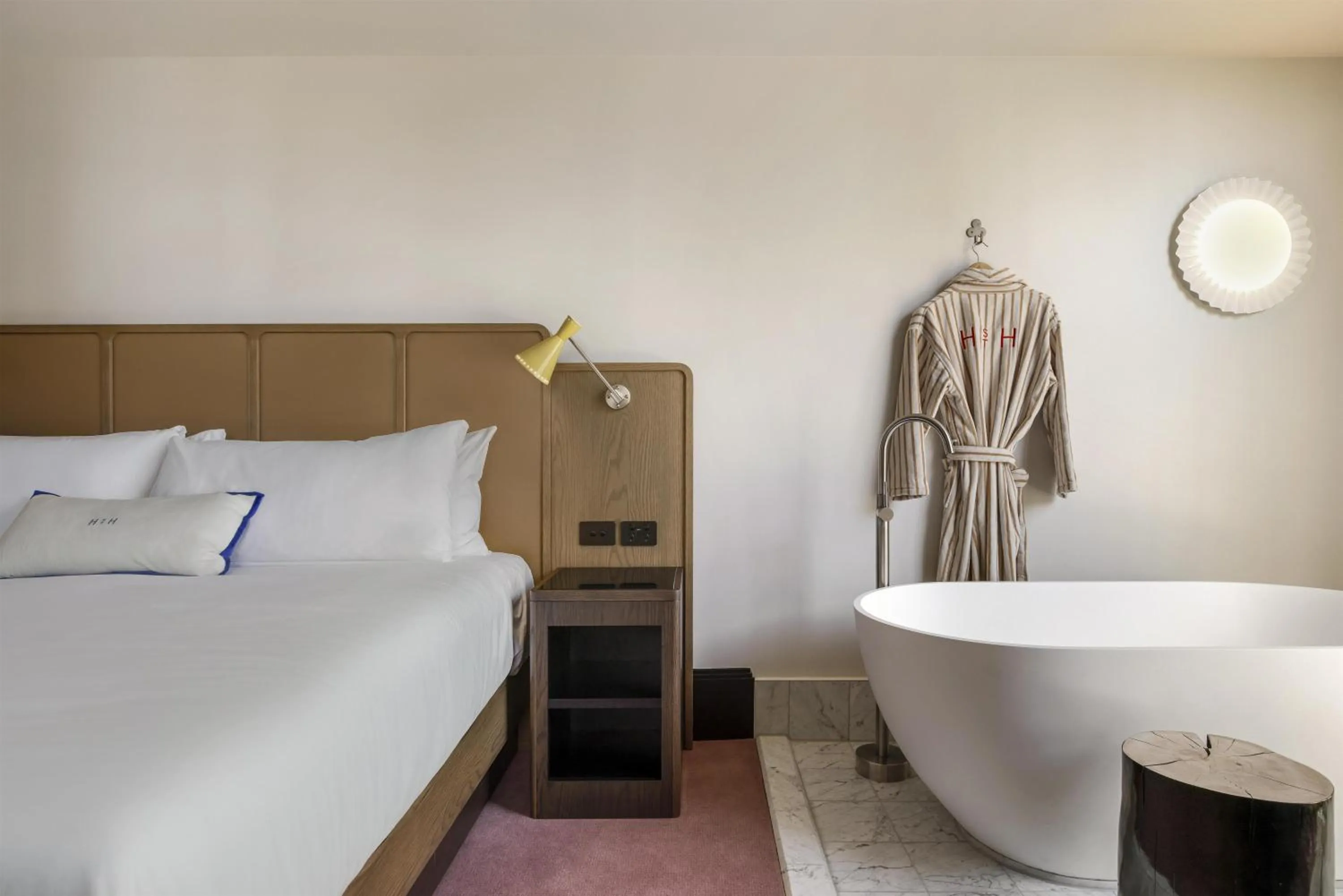 Bedroom, Bed in Hannah St Hotel Melbourne