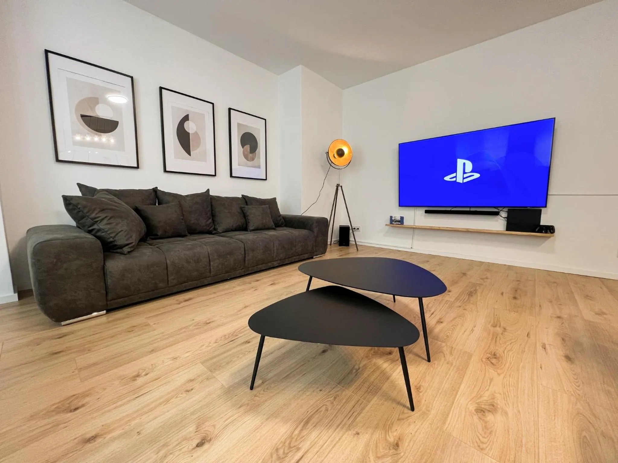 Communal lounge/ TV room in Centerapartments Tonhallenstraße