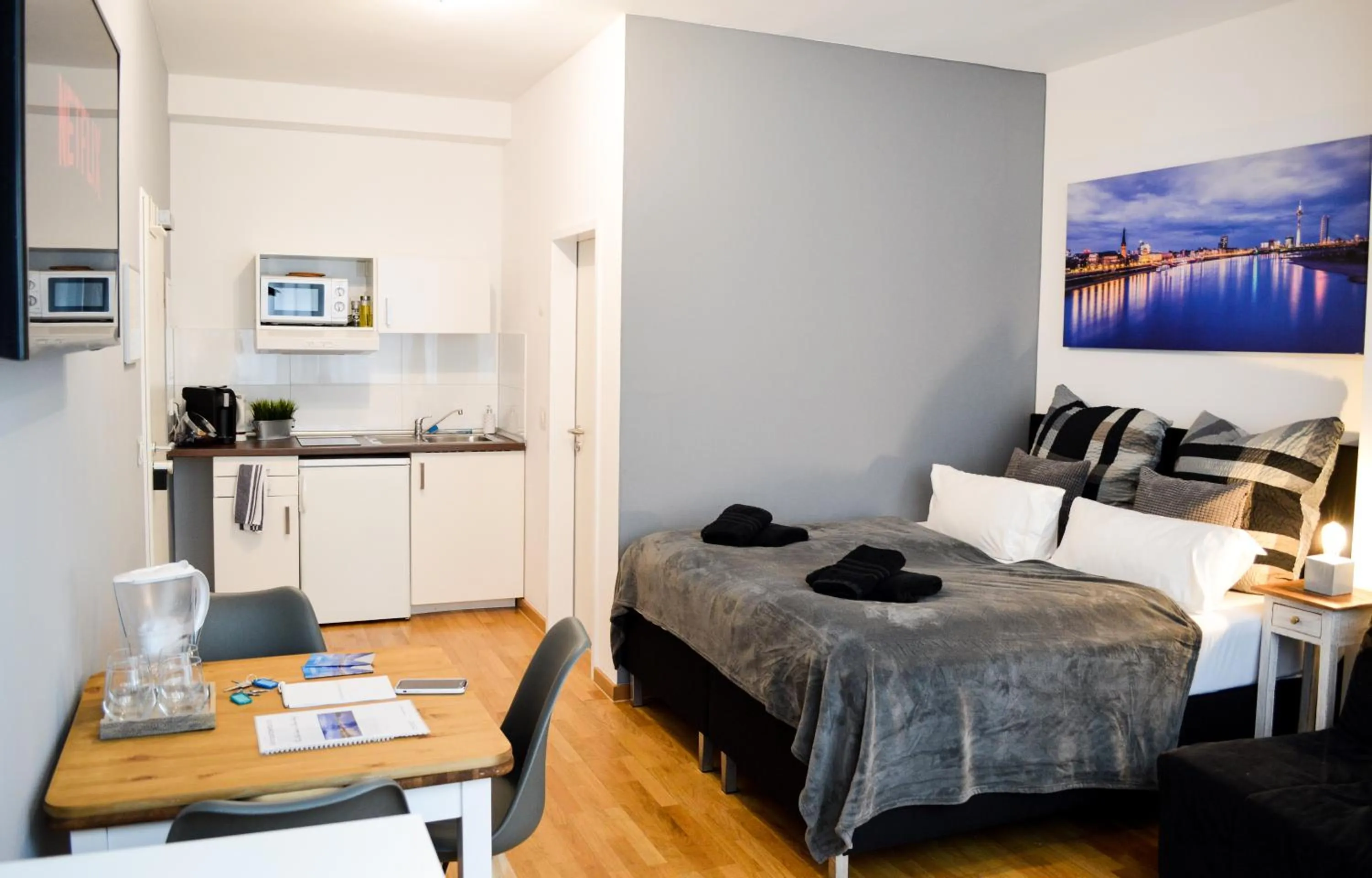 TV and multimedia in Centerapartments Tonhallenstraße