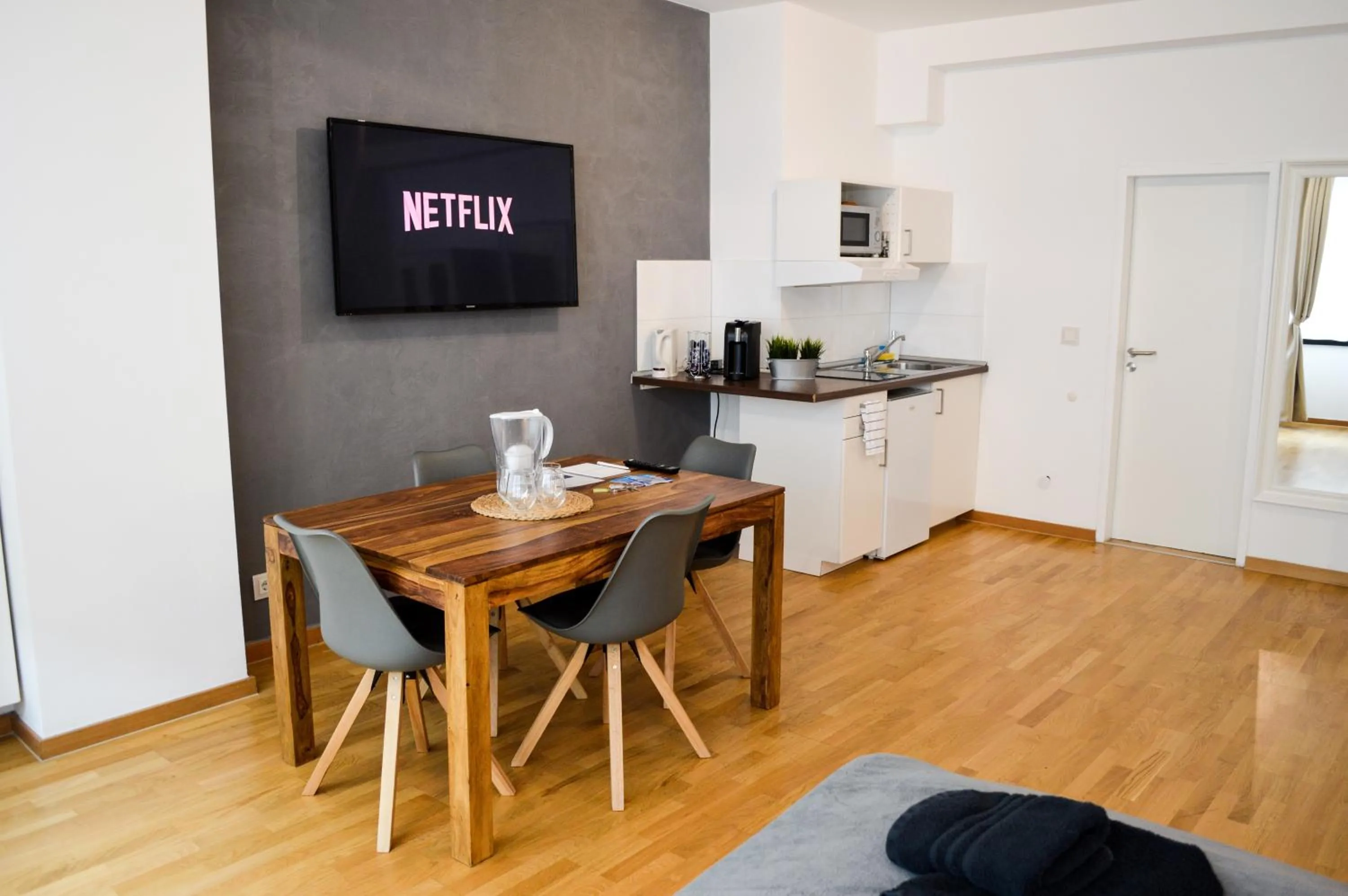 TV and multimedia in Centerapartments Tonhallenstraße