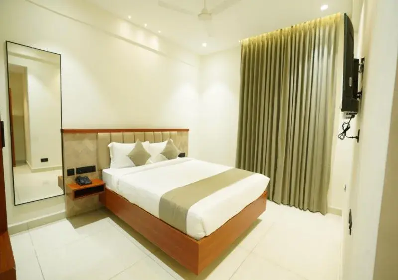 Standard Queen Room - single occupancy in Leonar Hotel Kokapet Standard Queen Room - single occupancy in Leonar Hotel Kokapet