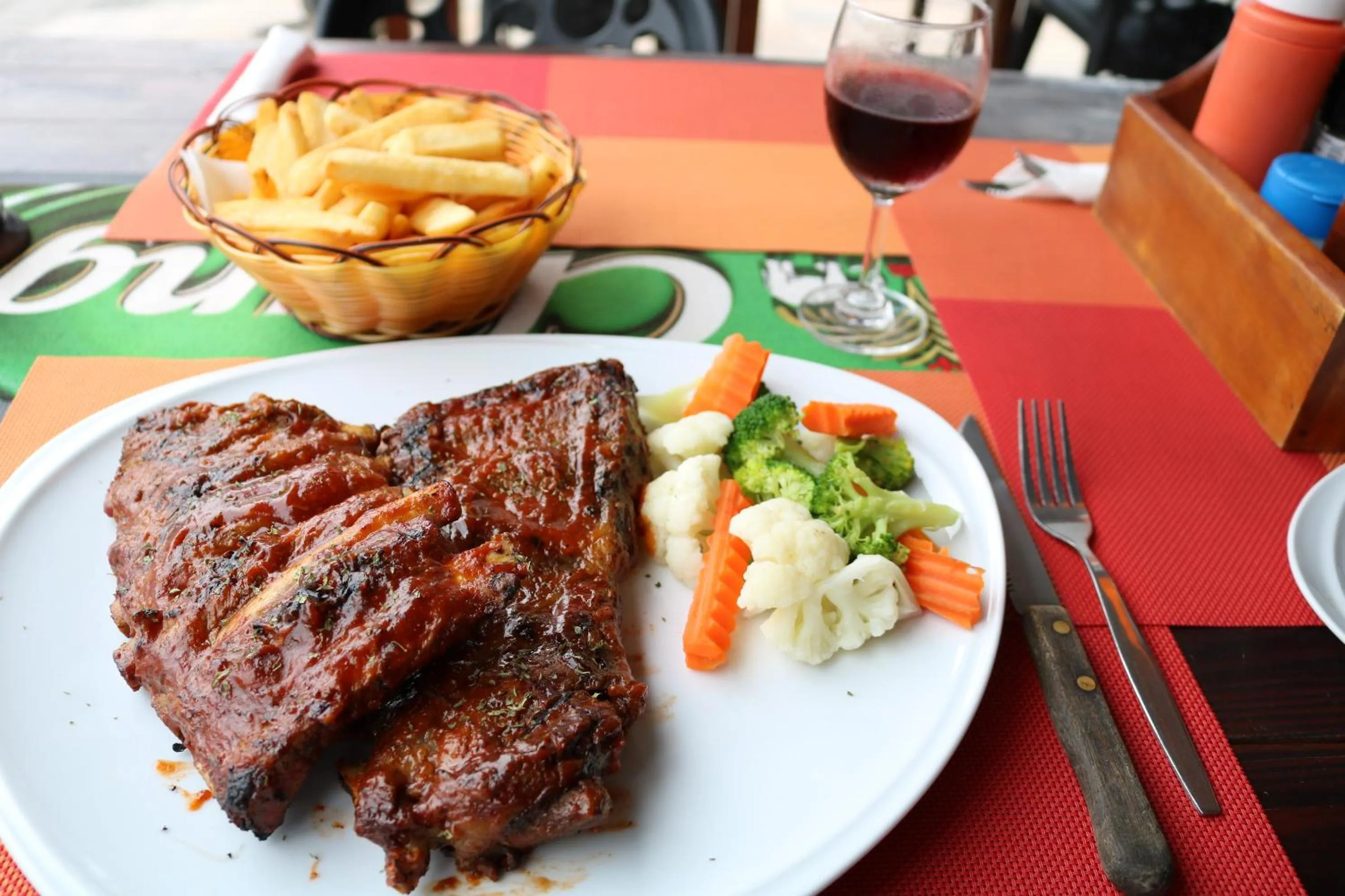 Hideaway Guest House And Bar