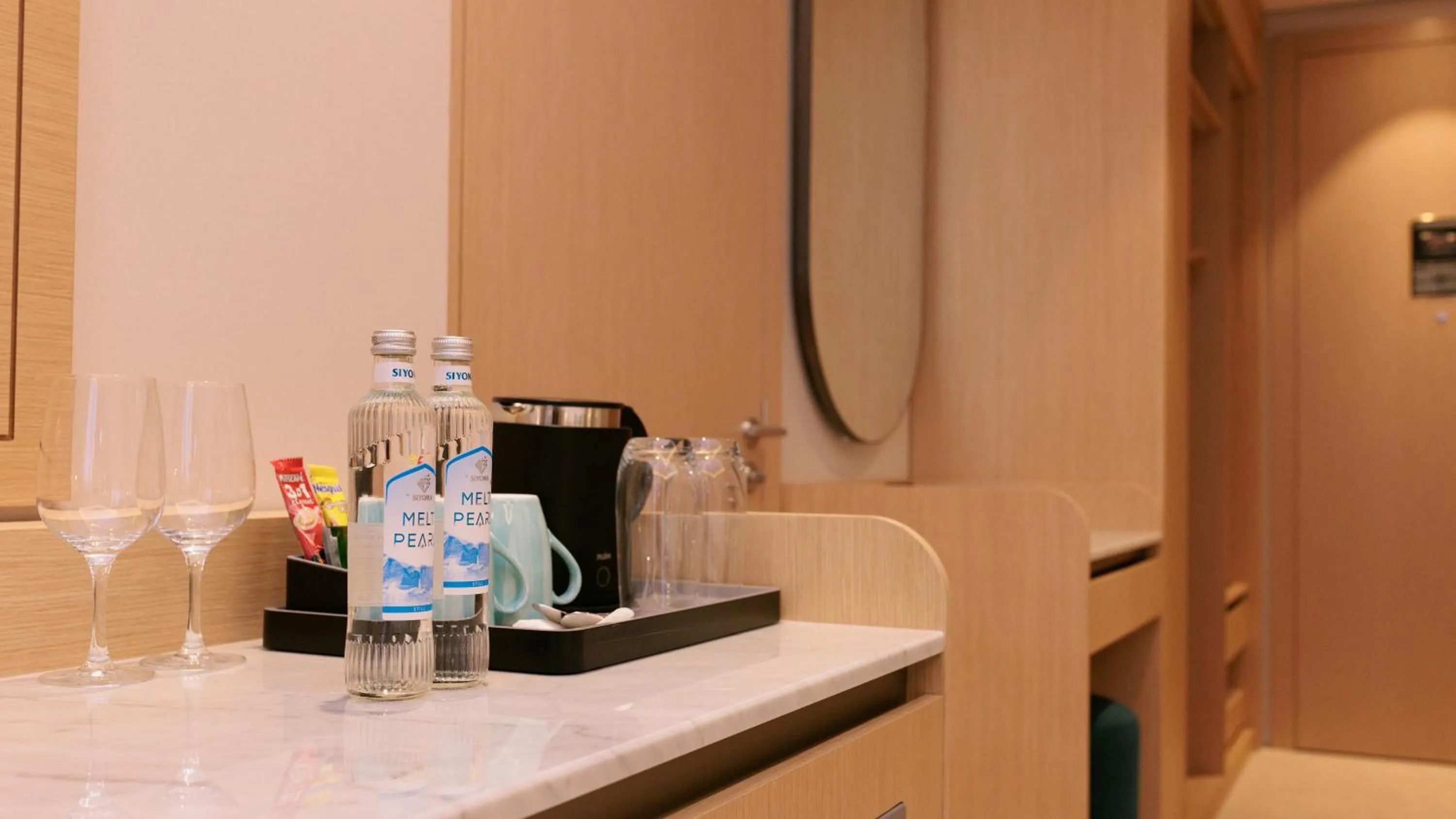 Coffee/tea facilities in Crowne Plaza Dushanbe by IHG