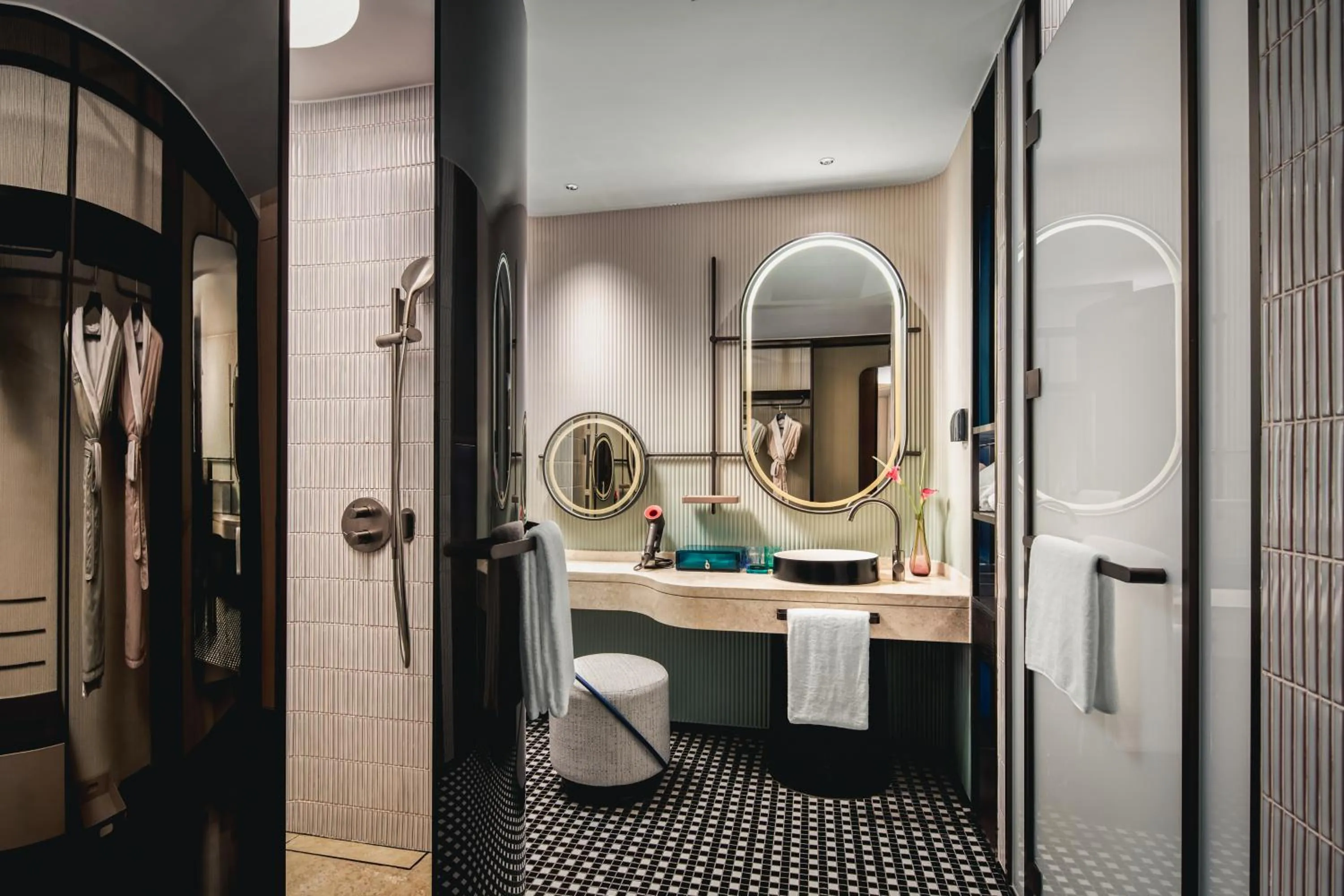 Shower in Hotel Indigo Shanghai Harbour City