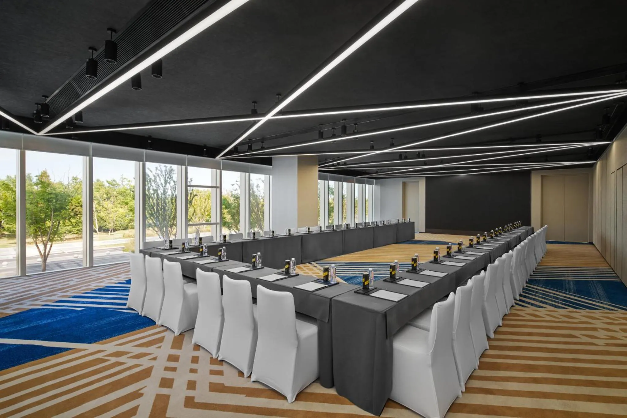 Meeting/conference room in Hotel Indigo Shanghai Harbour City