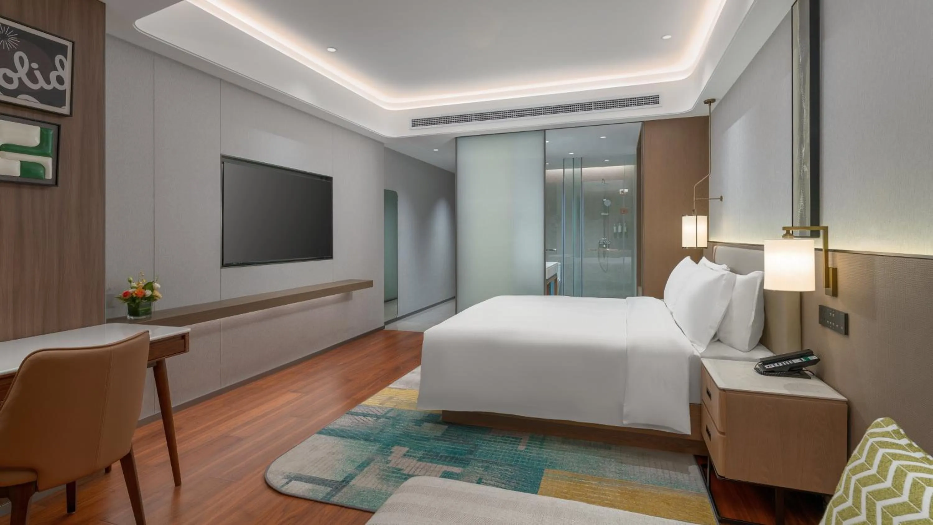 Photo of the whole room, Bed in Holiday Inn Xingtai Quancheng by IHG