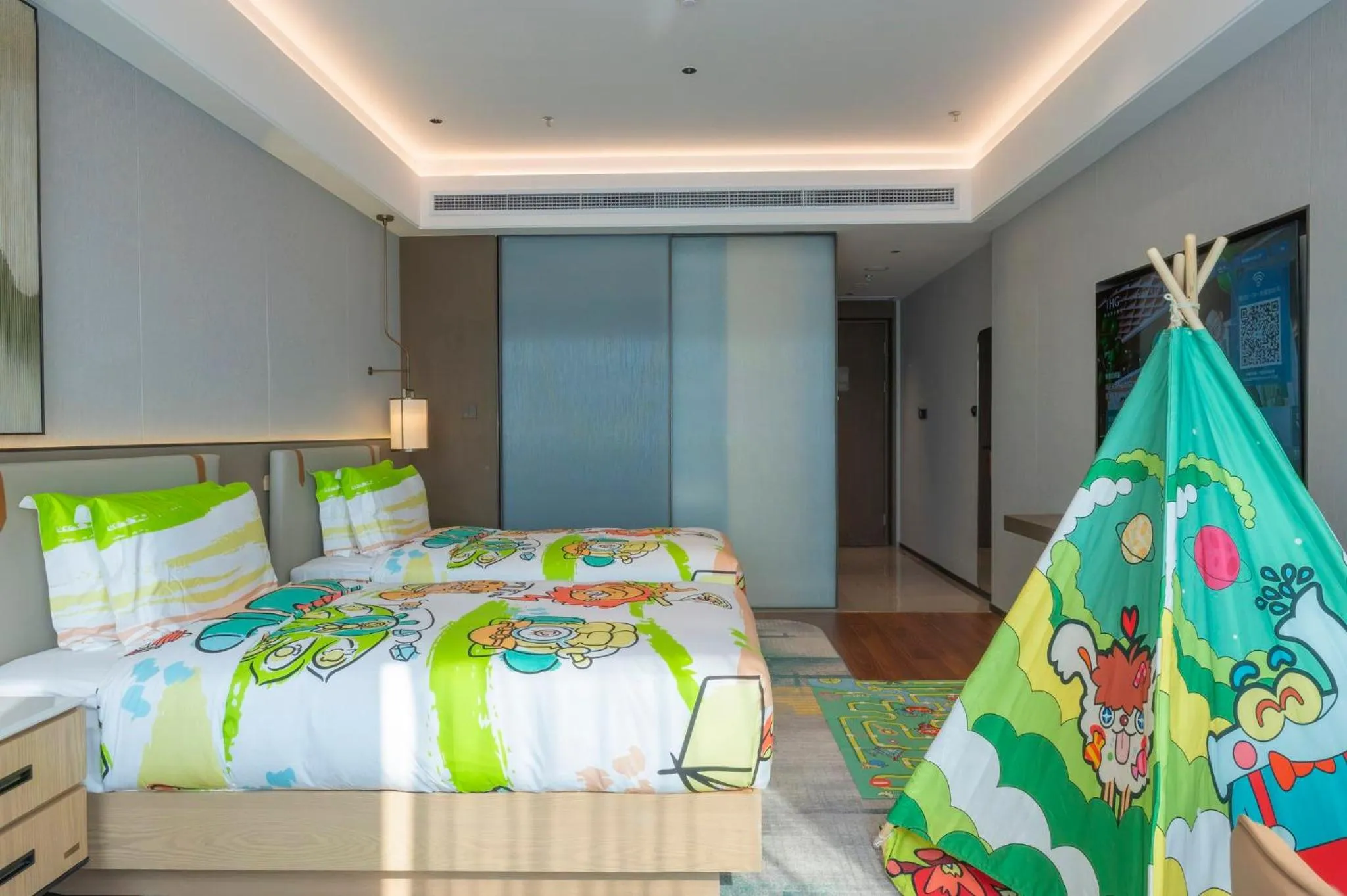 Photo of the whole room, Bed in Holiday Inn Xingtai Quancheng by IHG