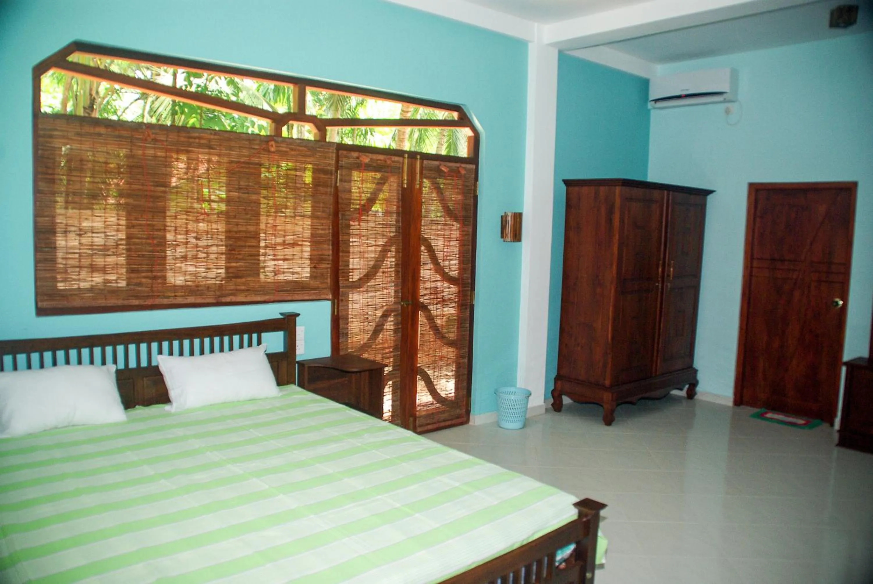 Bedroom, Bed in King Coconut Lodge