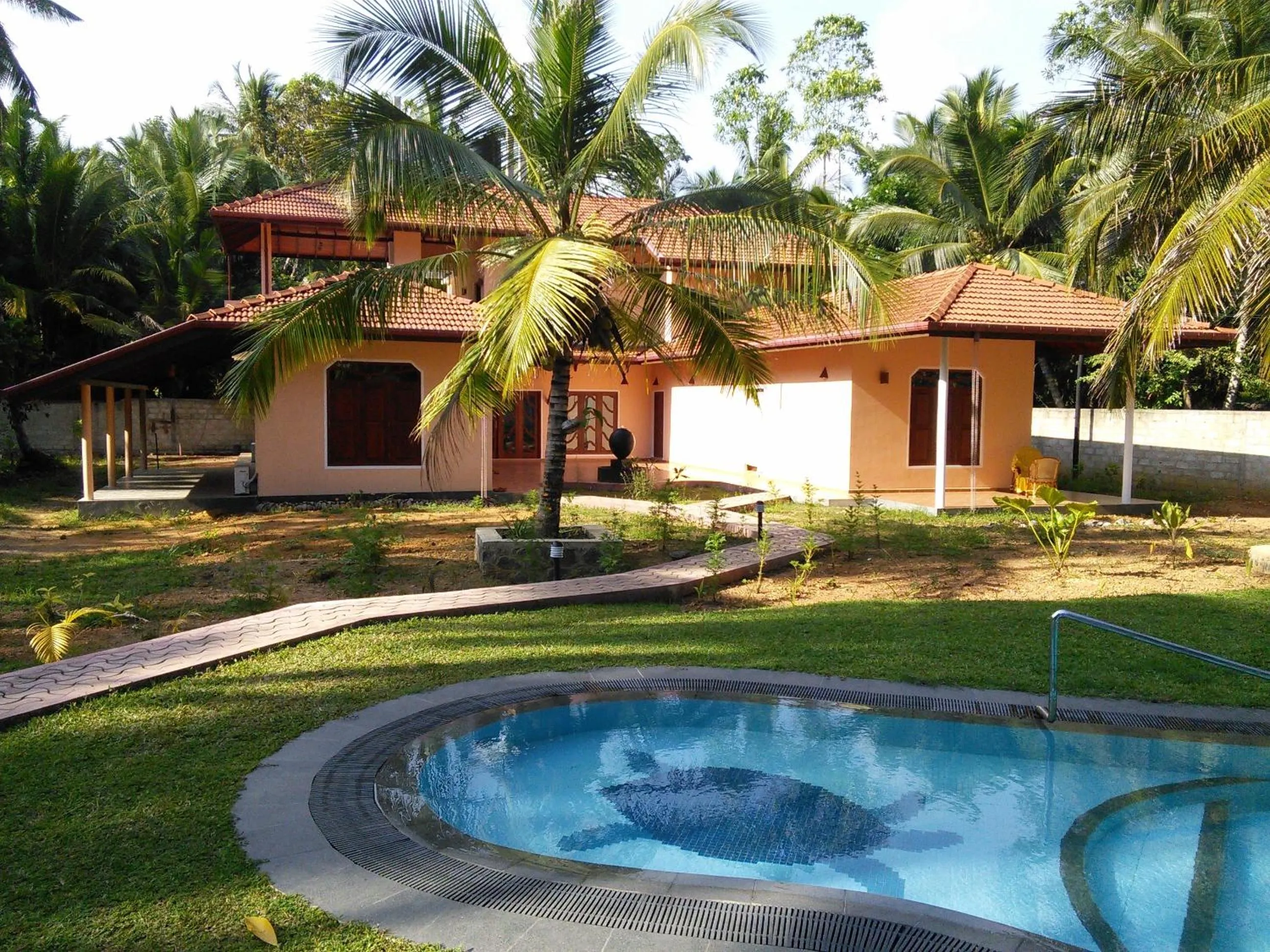 Property building in King Coconut Lodge