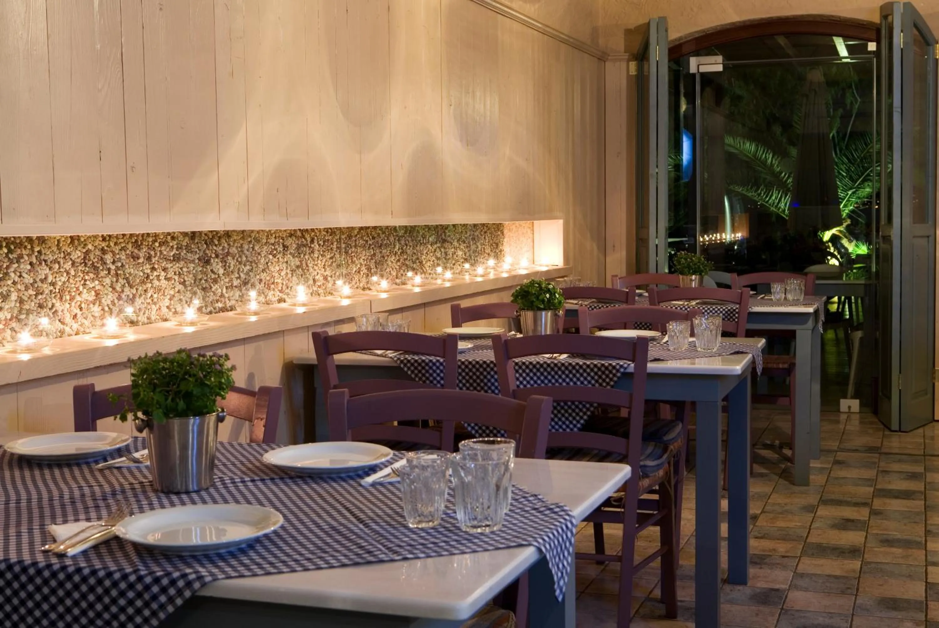 Restaurant/places to eat in Valis Resort Hotel