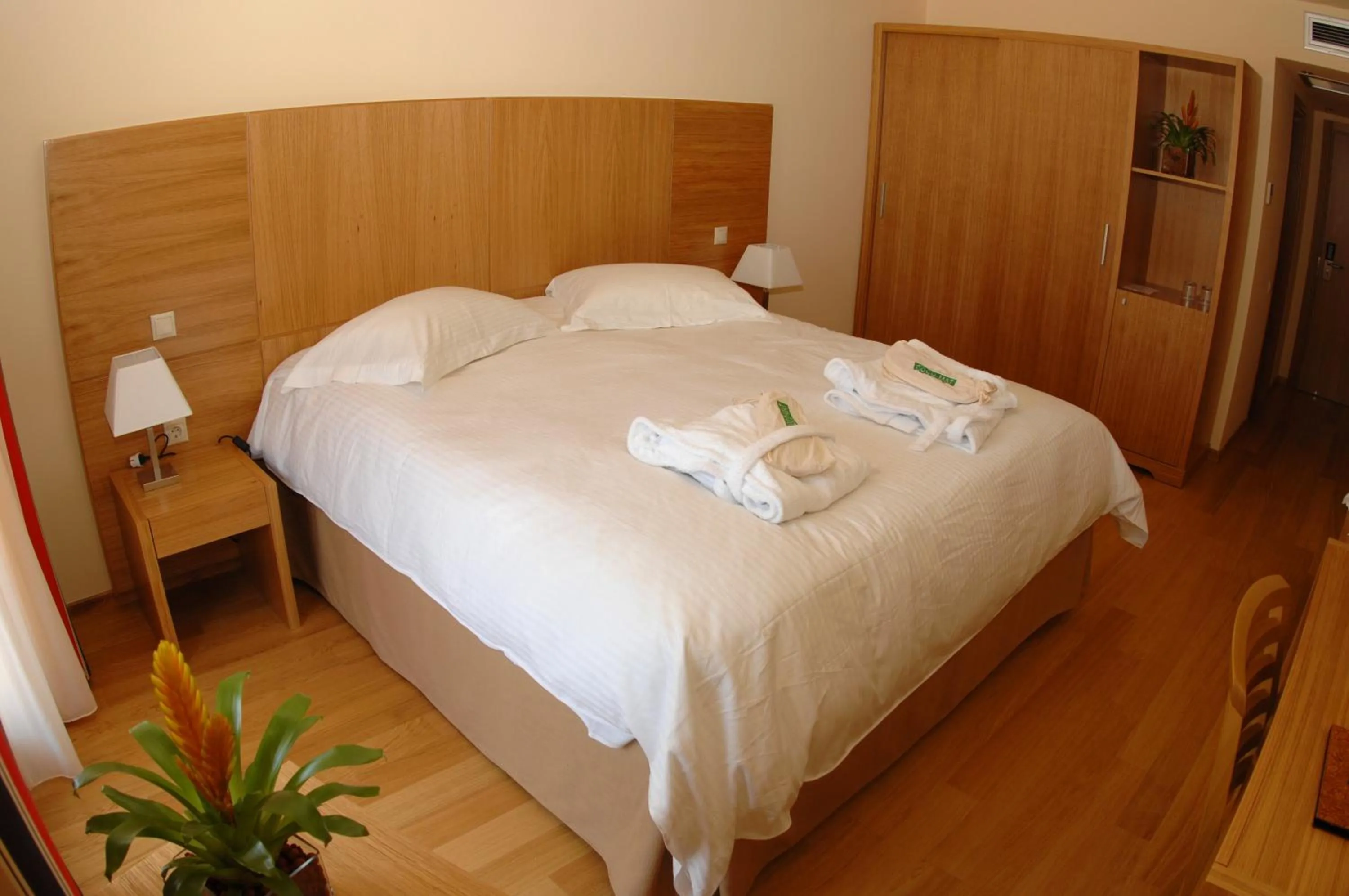 Bed in Valis Resort Hotel