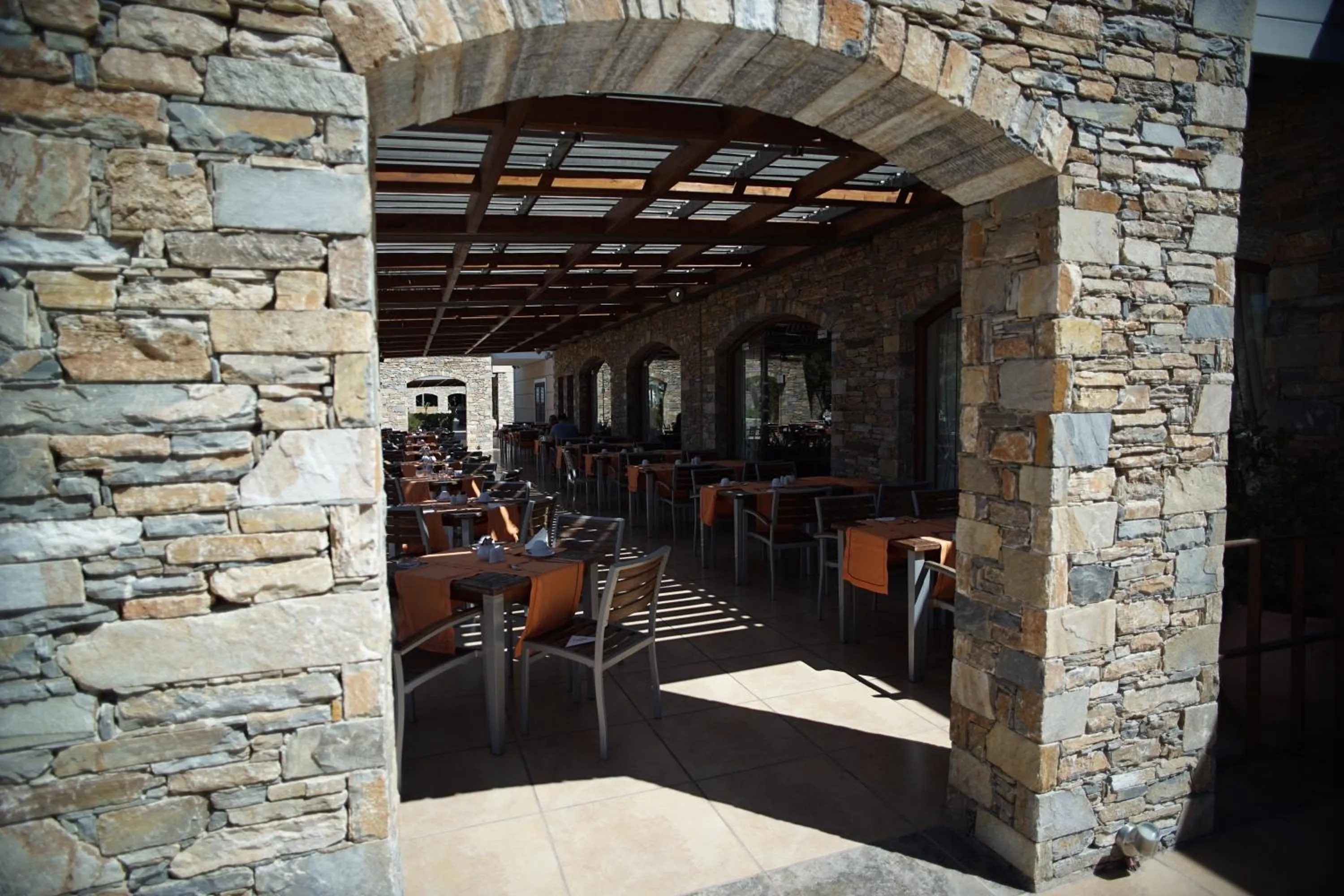 Restaurant/places to eat in Valis Resort Hotel