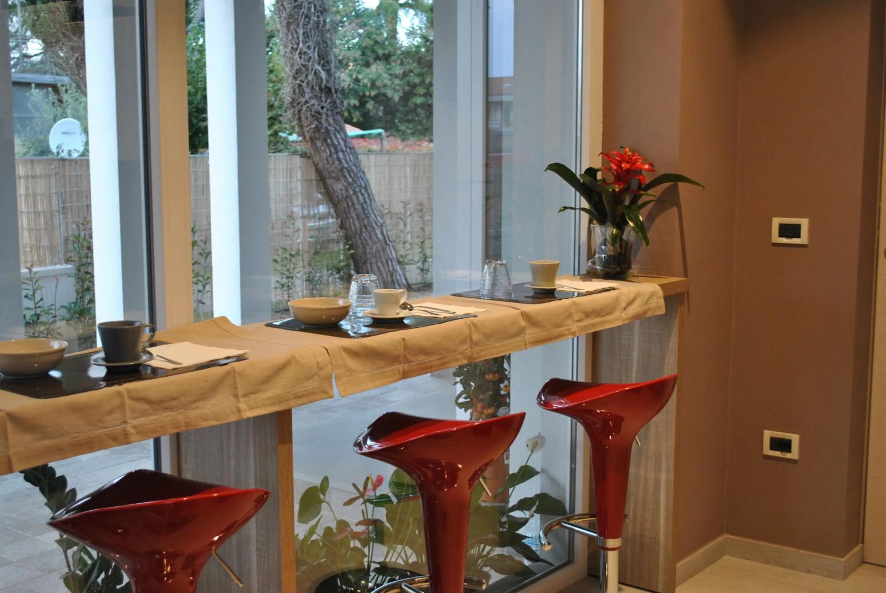 Communal lounge/ TV room in Anda e Rianda