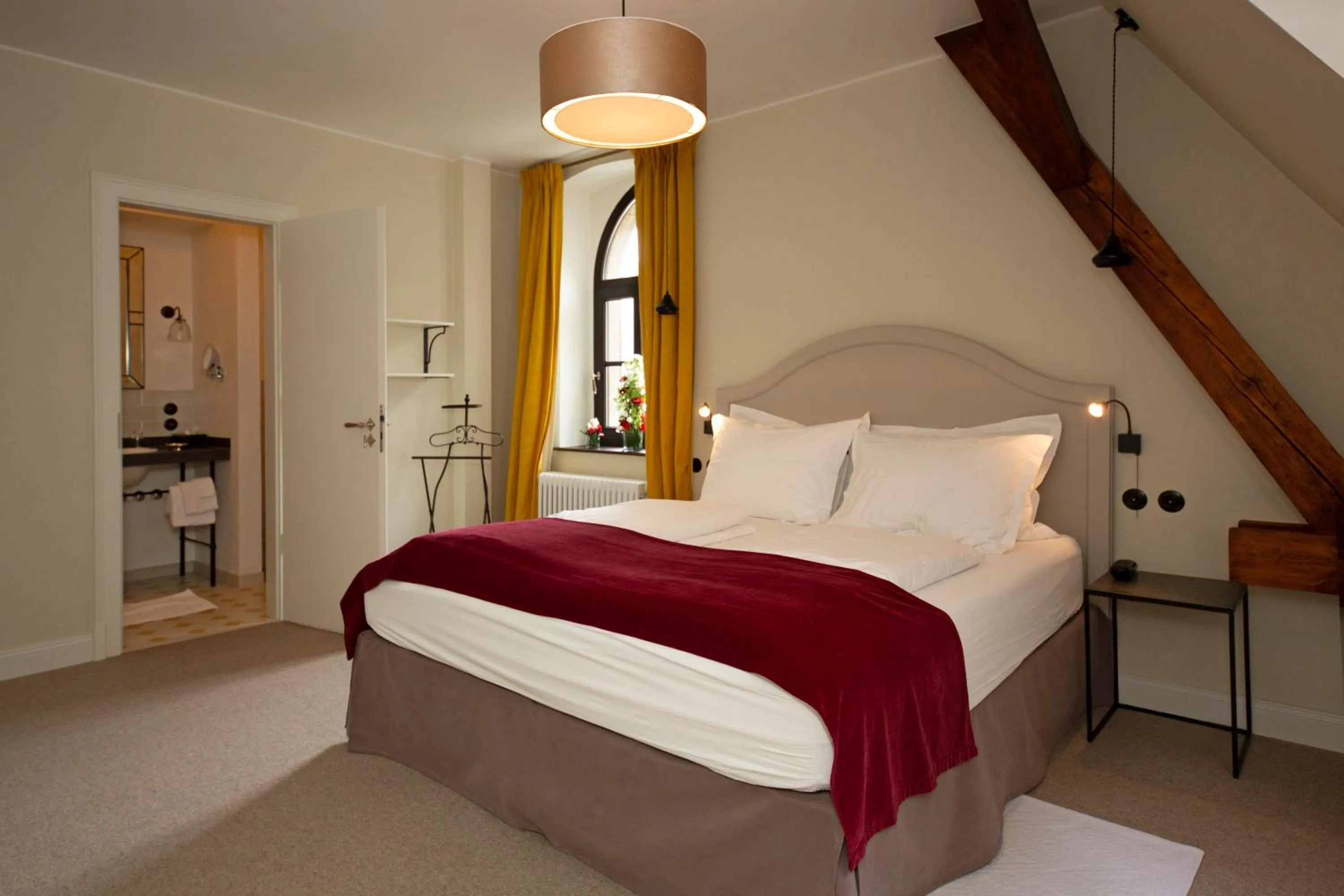 Bed in Burg Reichenstein