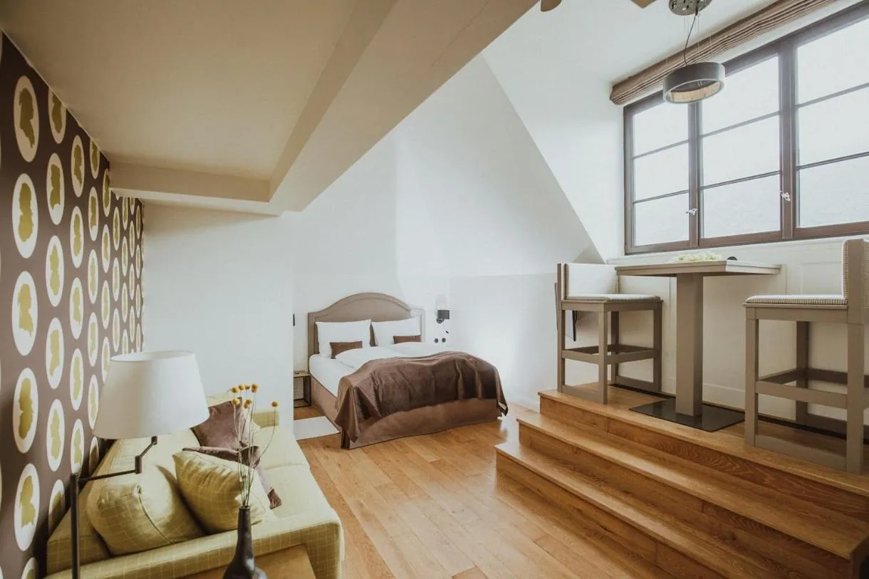 Photo of the whole room, Bed in Burg Reichenstein