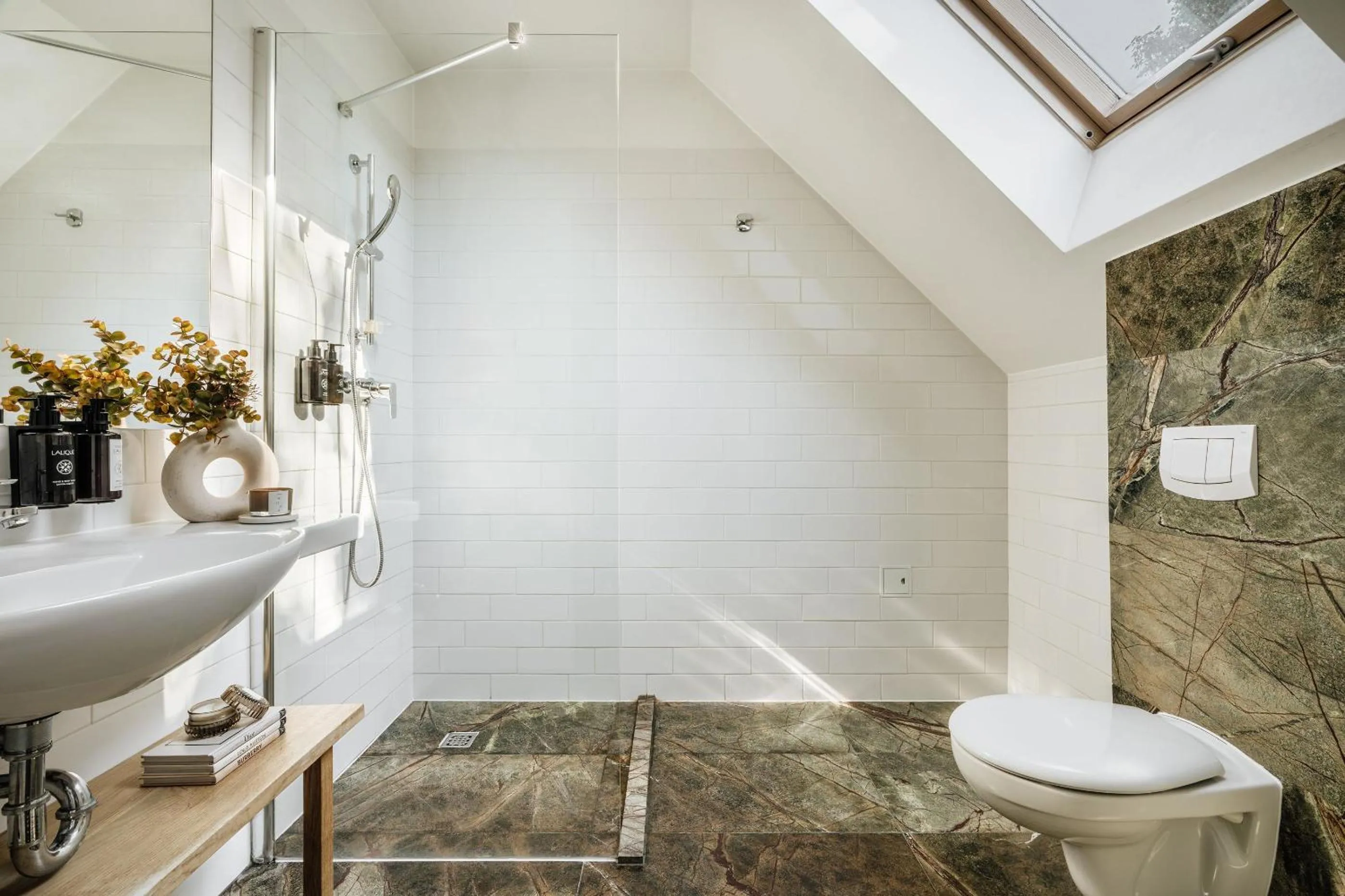 Shower in Grottger Luxury Boutique Hotel City