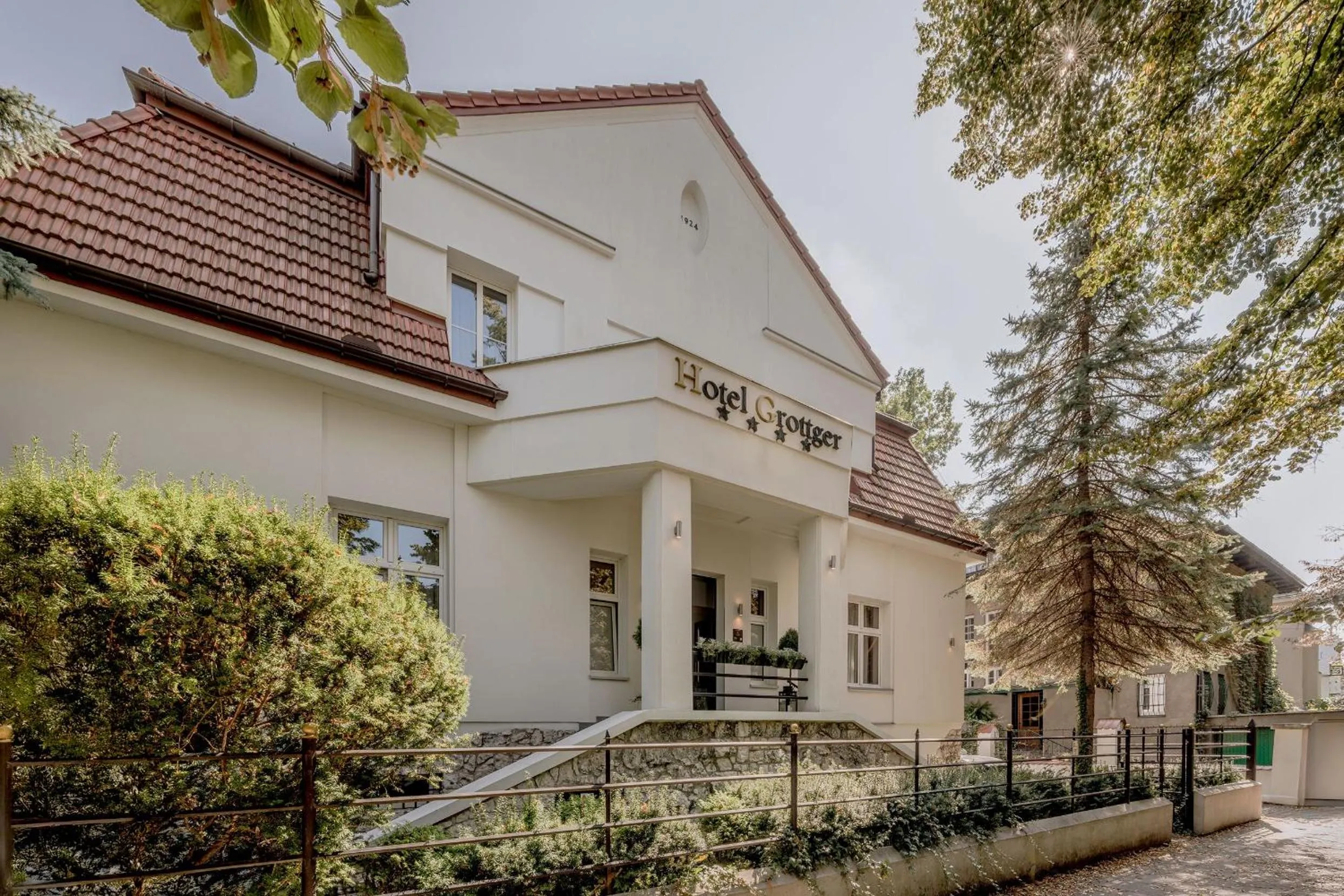 Property building in Grottger Luxury Boutique Hotel City