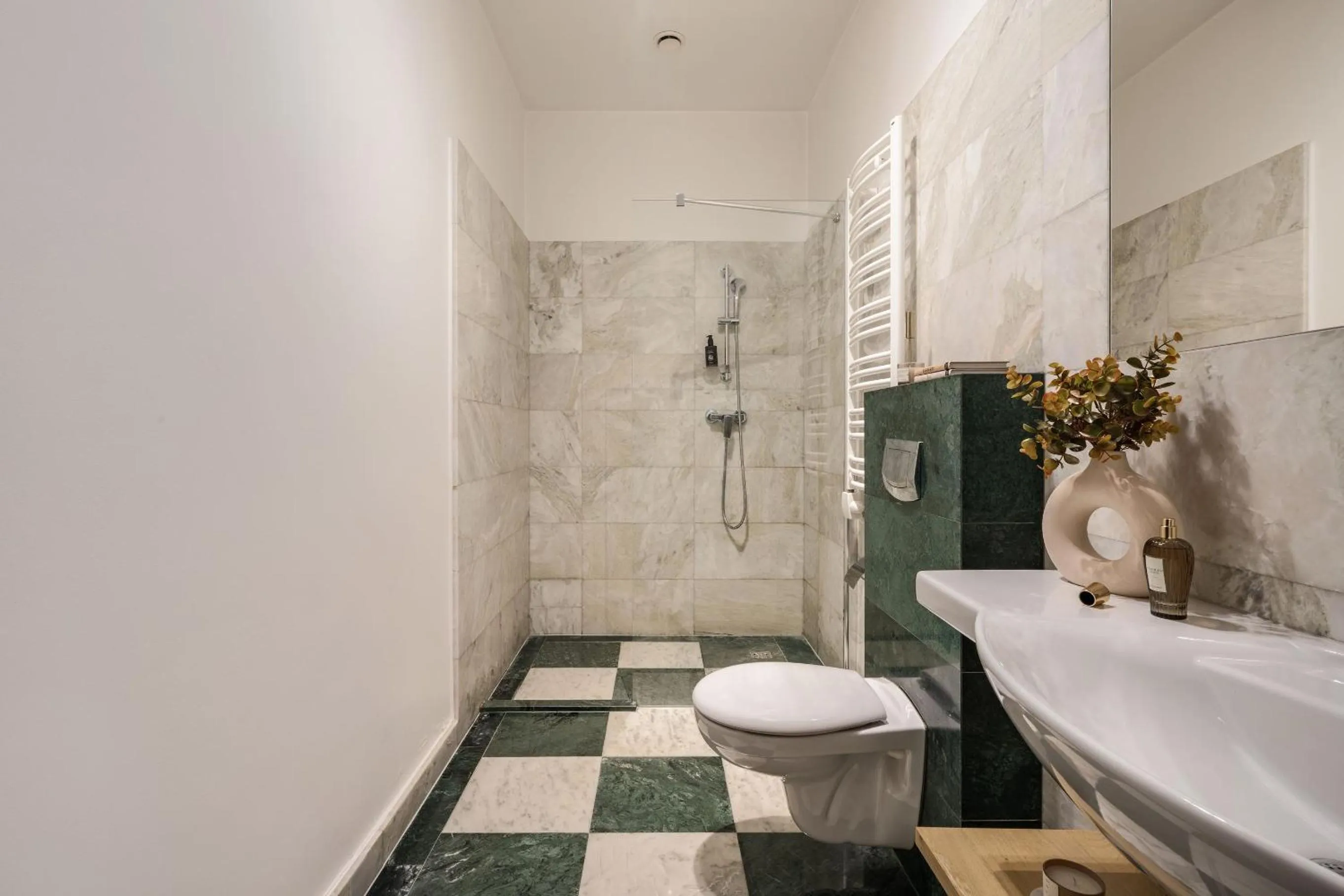 Shower in Grottger Luxury Boutique Hotel City