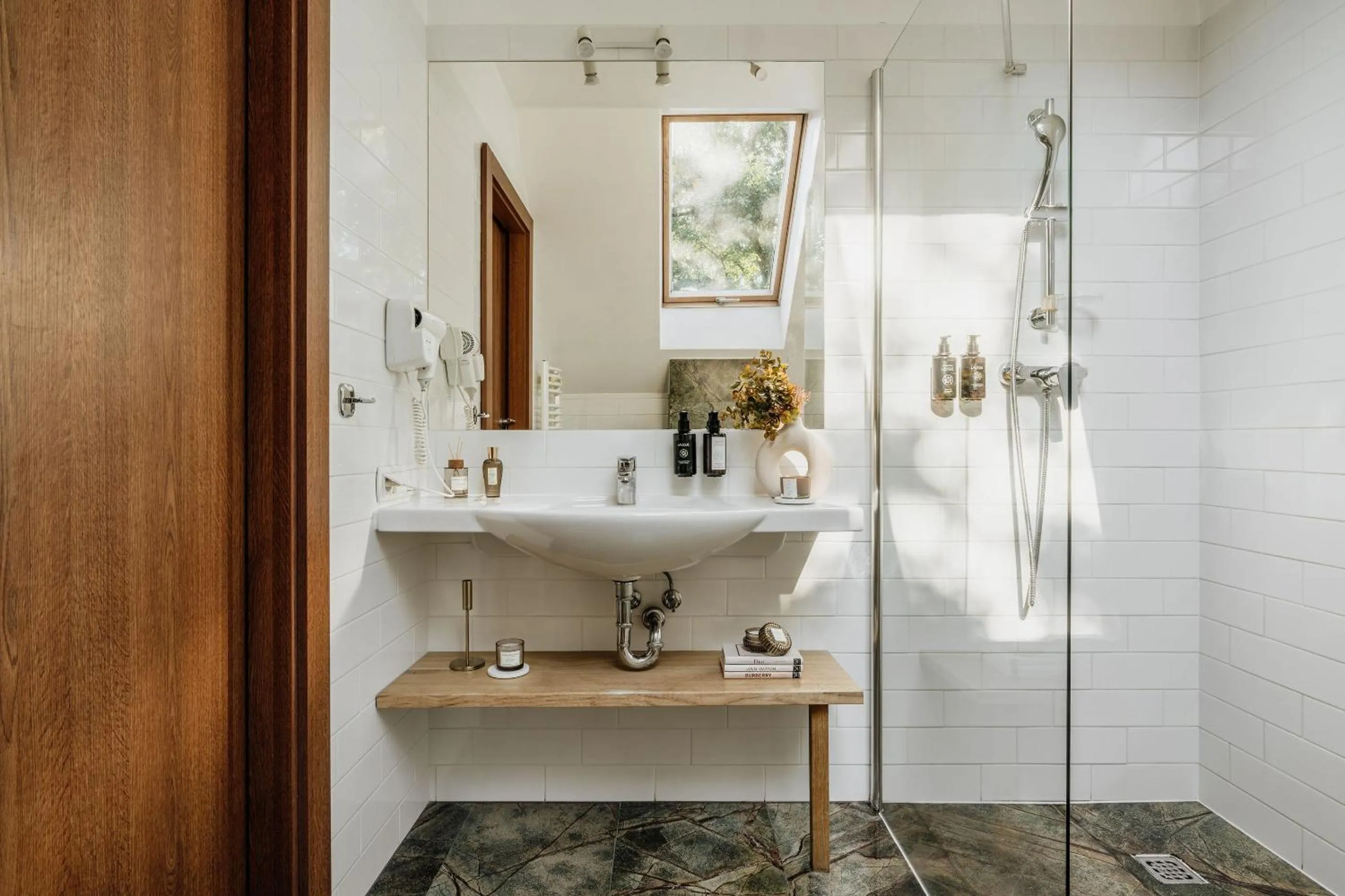 Shower in Grottger Luxury Boutique Hotel City