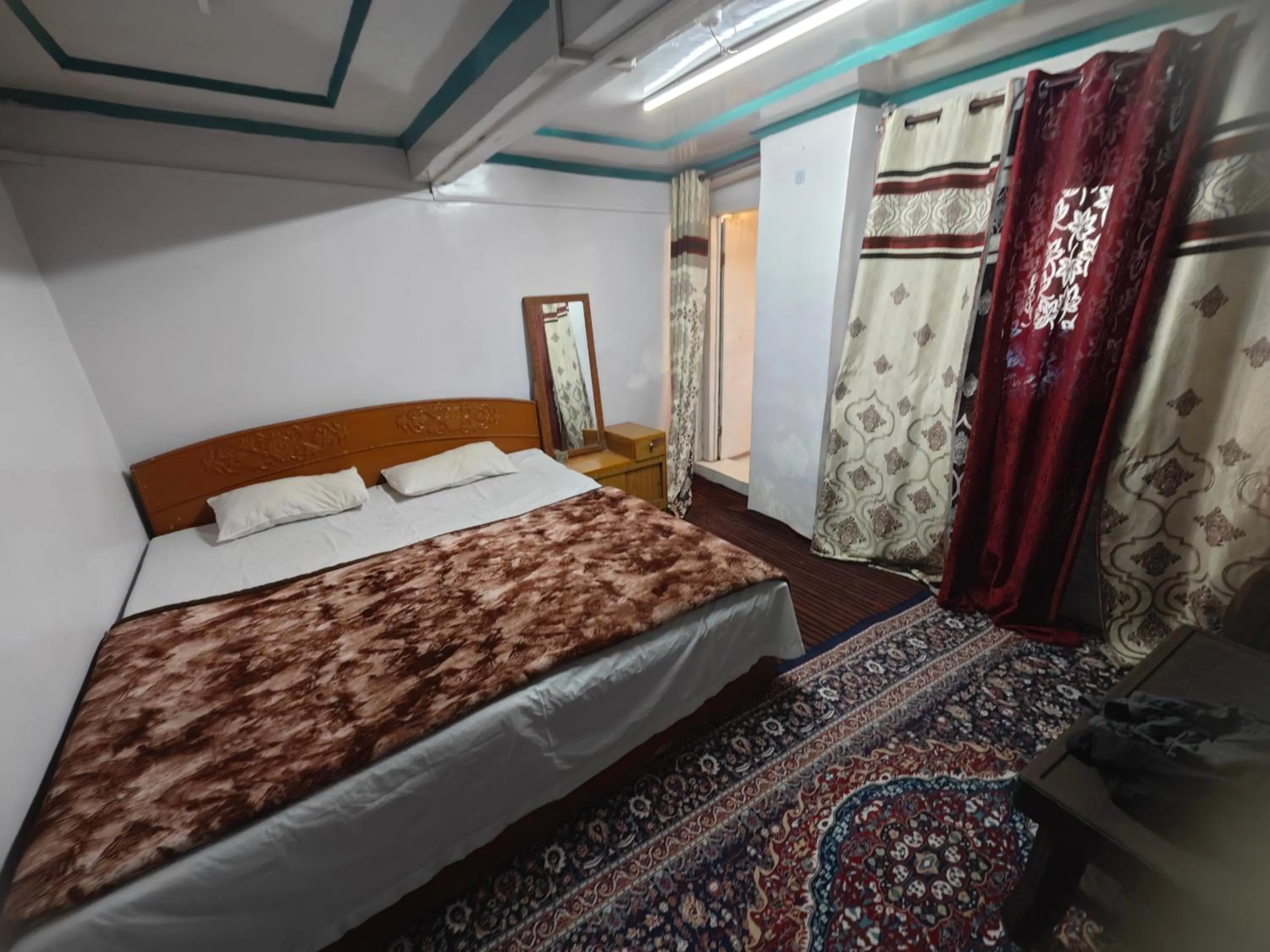 Budget Double Room - single occupancy in Lake Boulevard Guest House