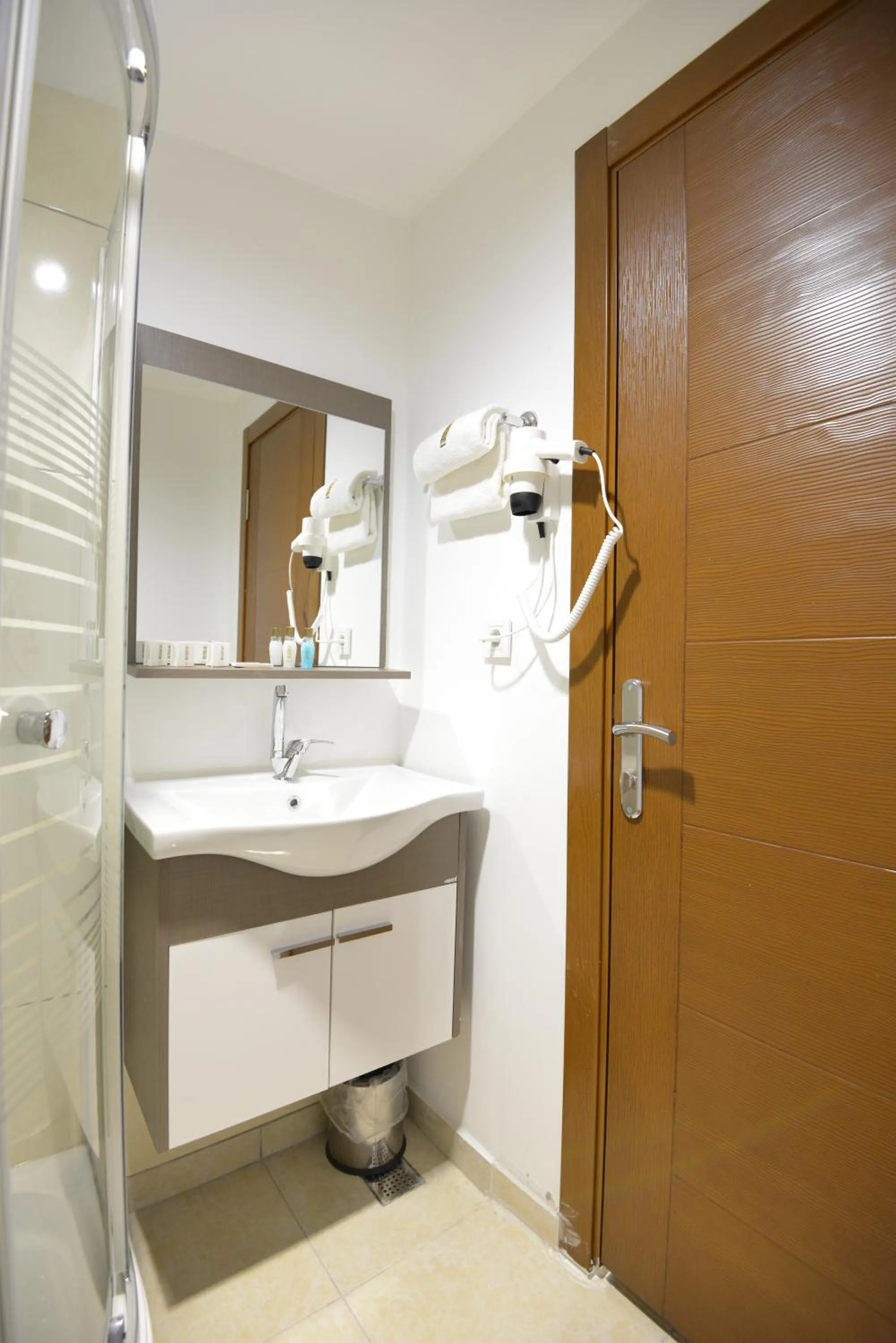 Shower in Hotel Ankatra