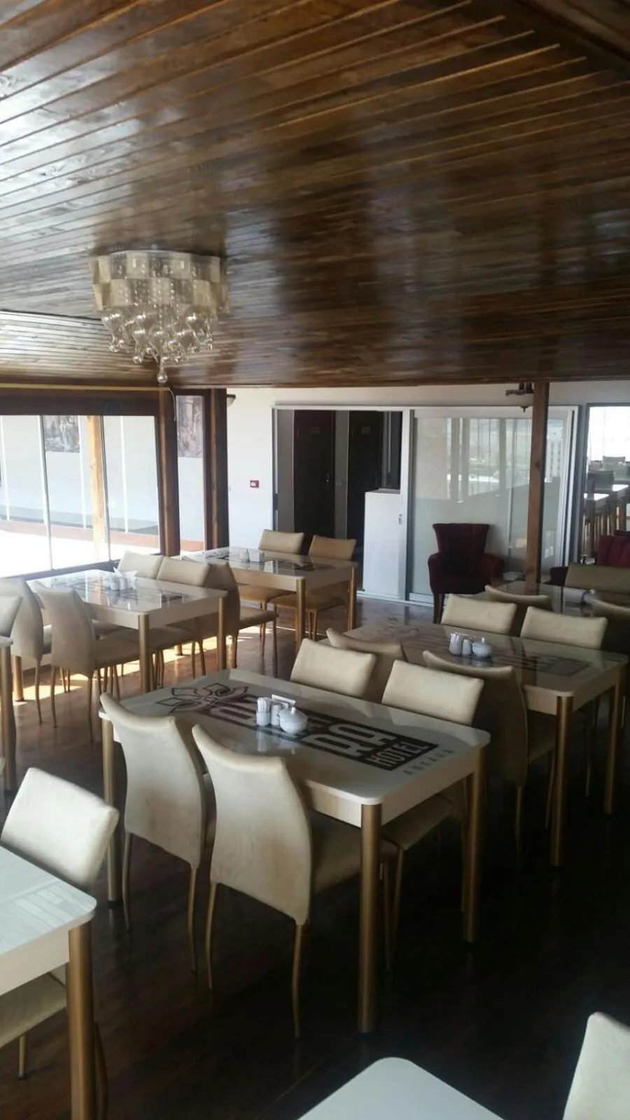 Dining area in Hotel Ankatra