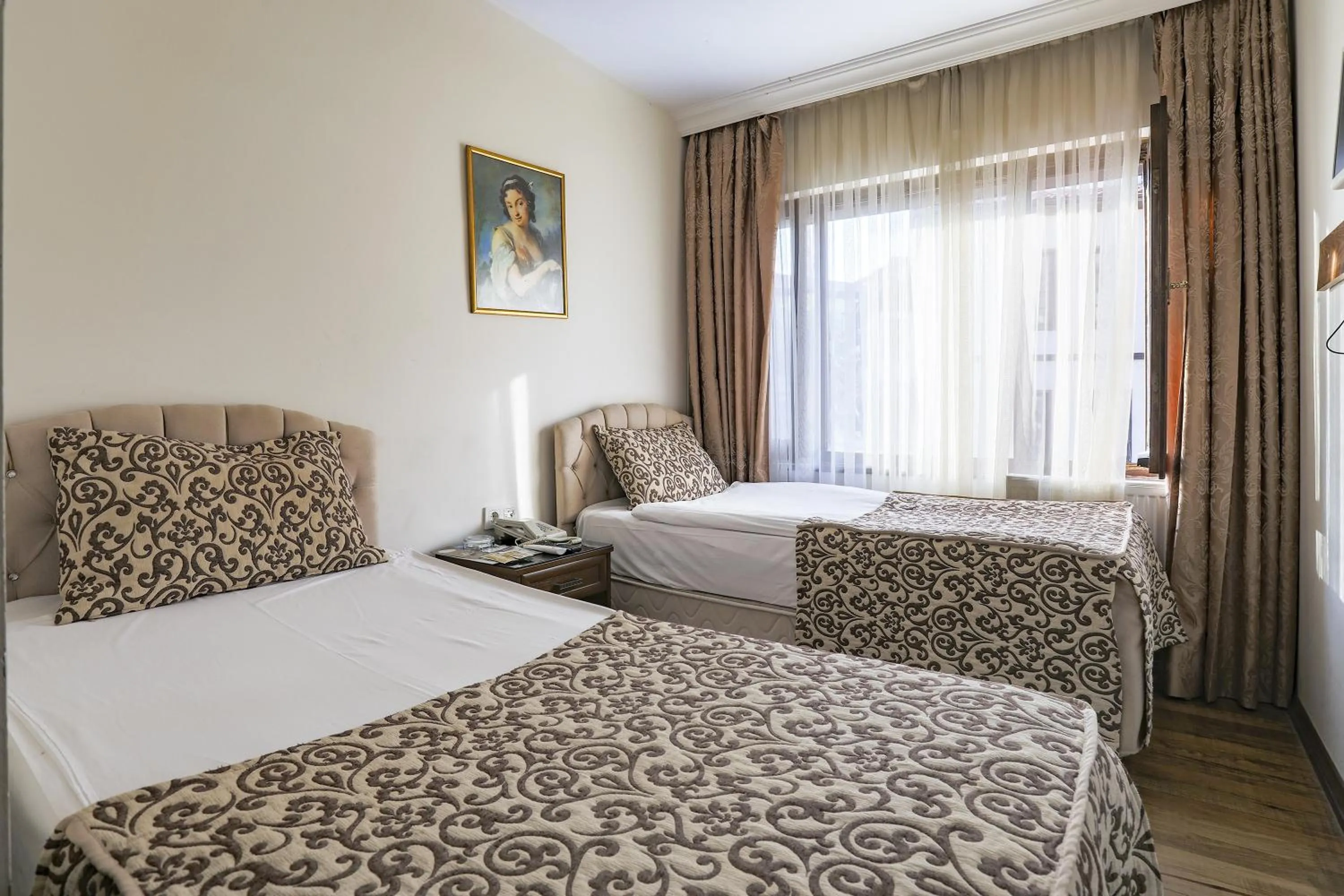 Spring, Bed in Hotel Ankatra